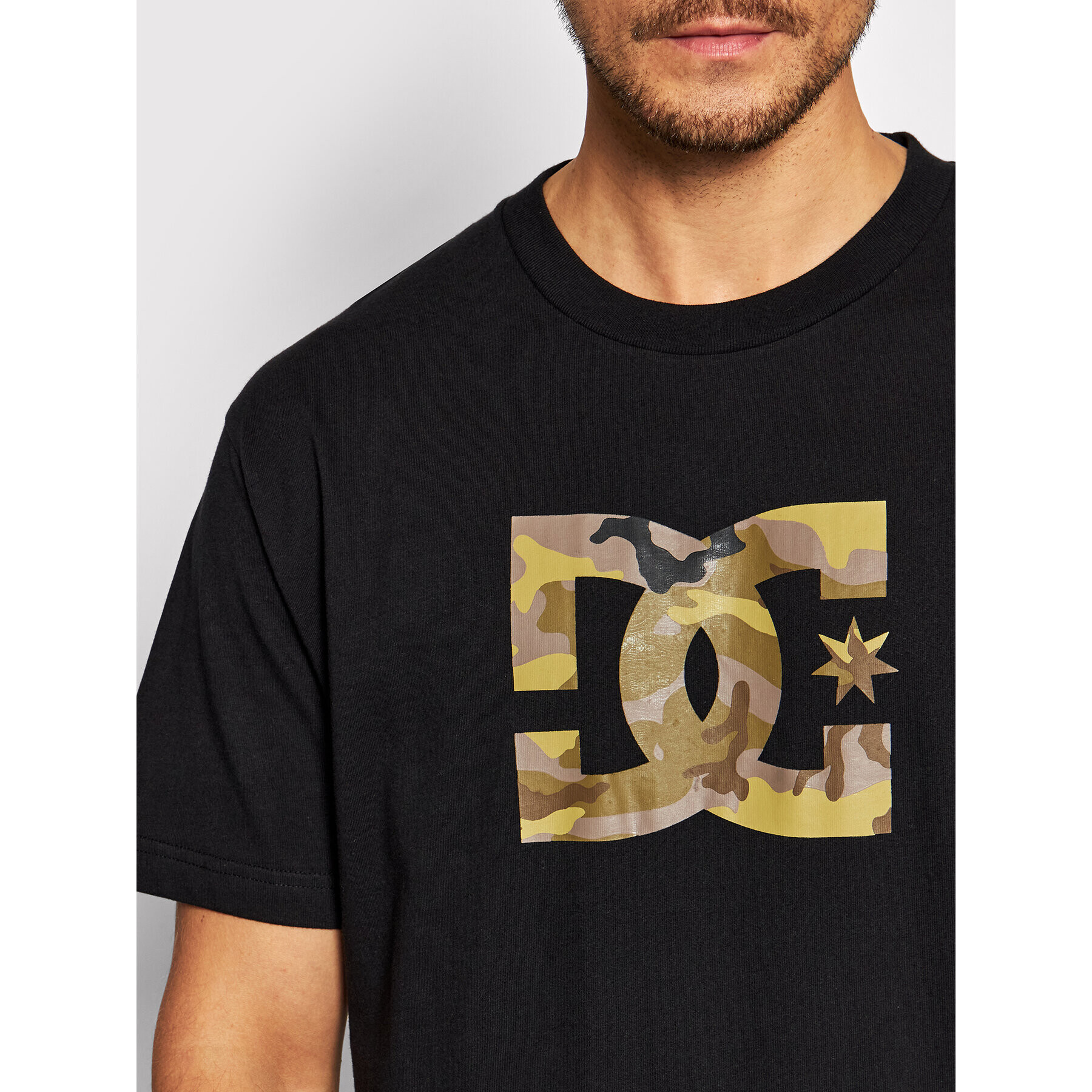 DC T-Shirt Star Camo Fill ADYZT04989 Černá Classic Fit - Pepit.cz