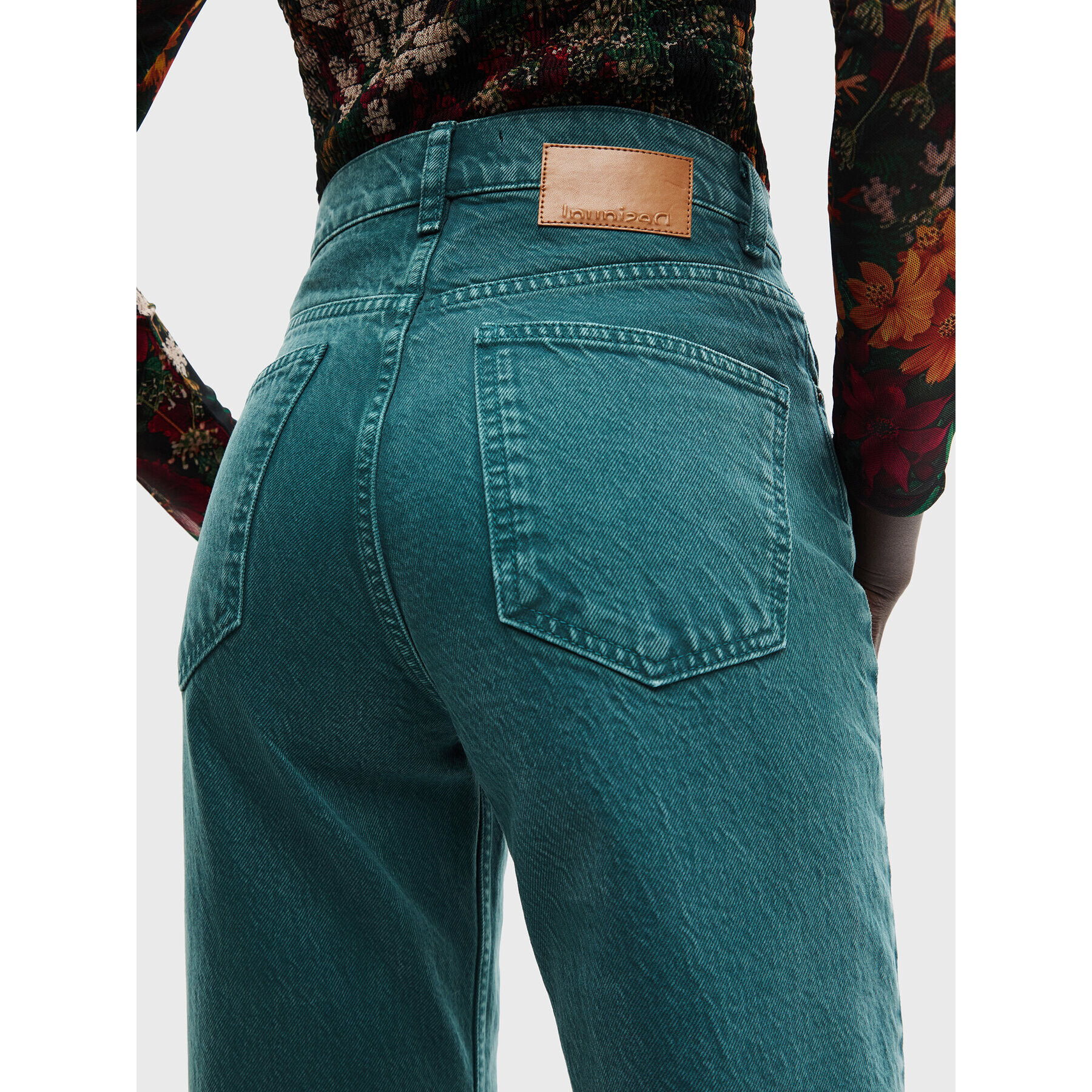 Desigual Jeansy Lluisa 22WWDD12 Zelená Relaxed Fit - Pepit.cz