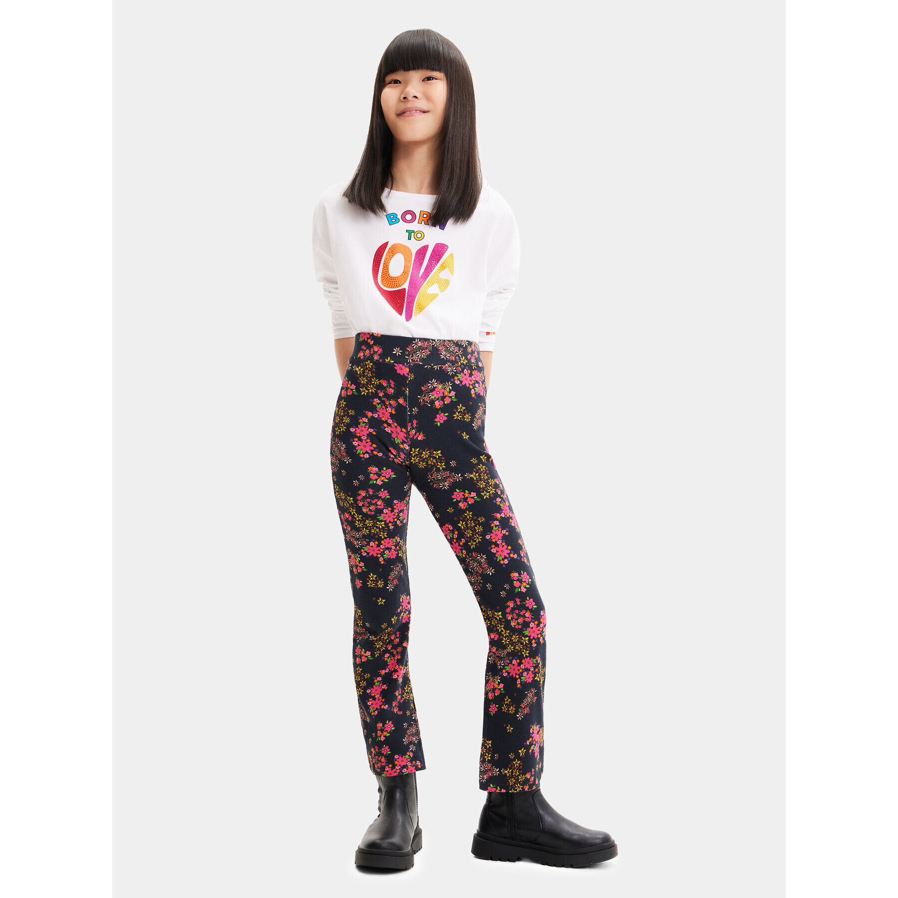 Desigual Kalhoty z materiálu 23WGKK03 Černá Regular Fit - Pepit.cz