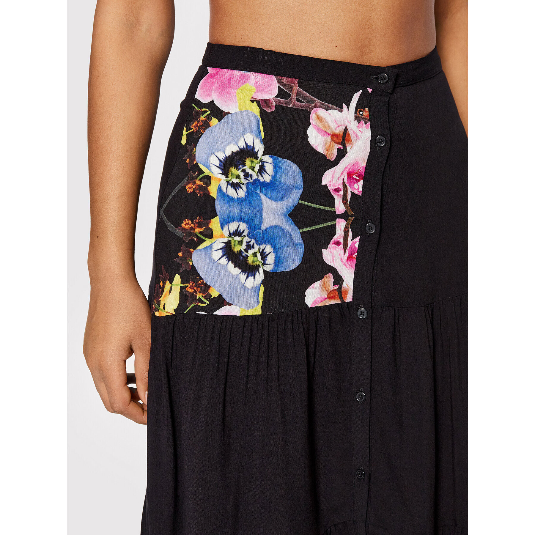 Desigual Maxi sukně MONSIEUR CHRISTIAN LACROIX Le Mans 22SWFW10 Černá Relaxed Fit - Pepit.cz