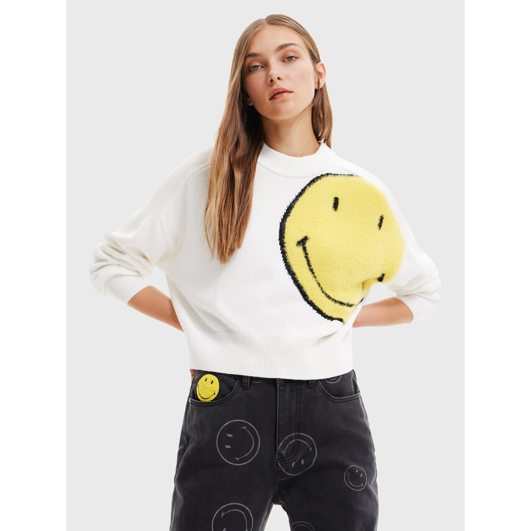 Desigual Svetr SMILEY 22WWJFA3 Bílá Relaxed Fit - Pepit.cz