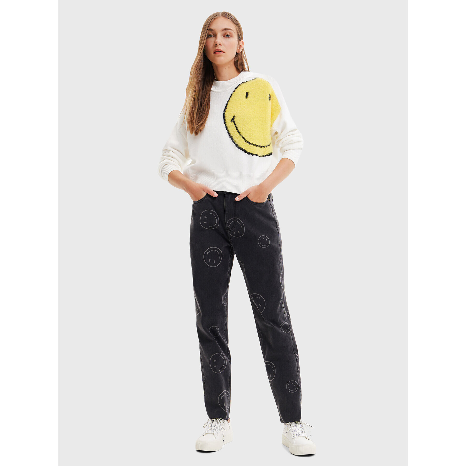 Desigual Svetr SMILEY 22WWJFA3 Bílá Relaxed Fit - Pepit.cz