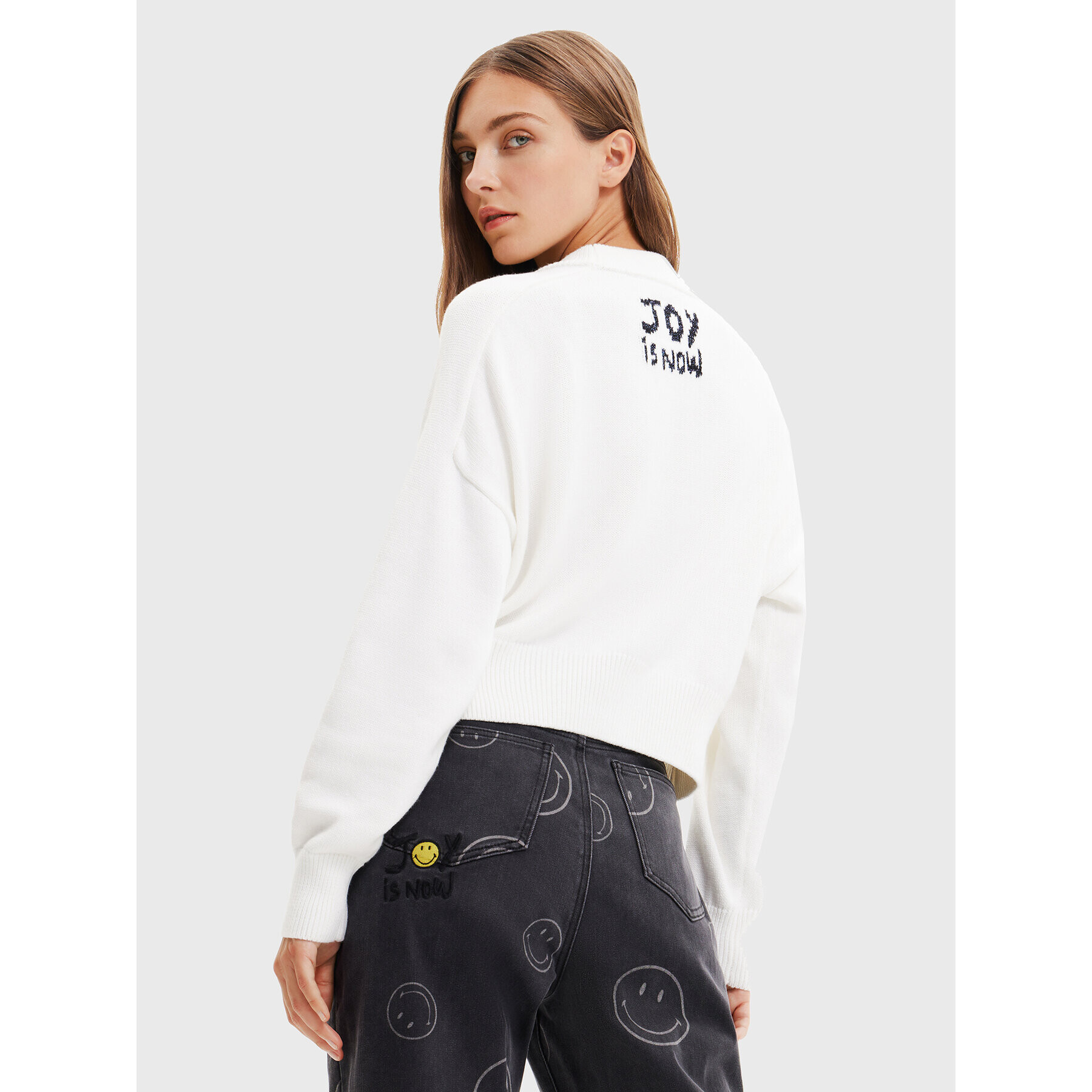 Desigual Svetr SMILEY 22WWJFA3 Bílá Relaxed Fit - Pepit.cz