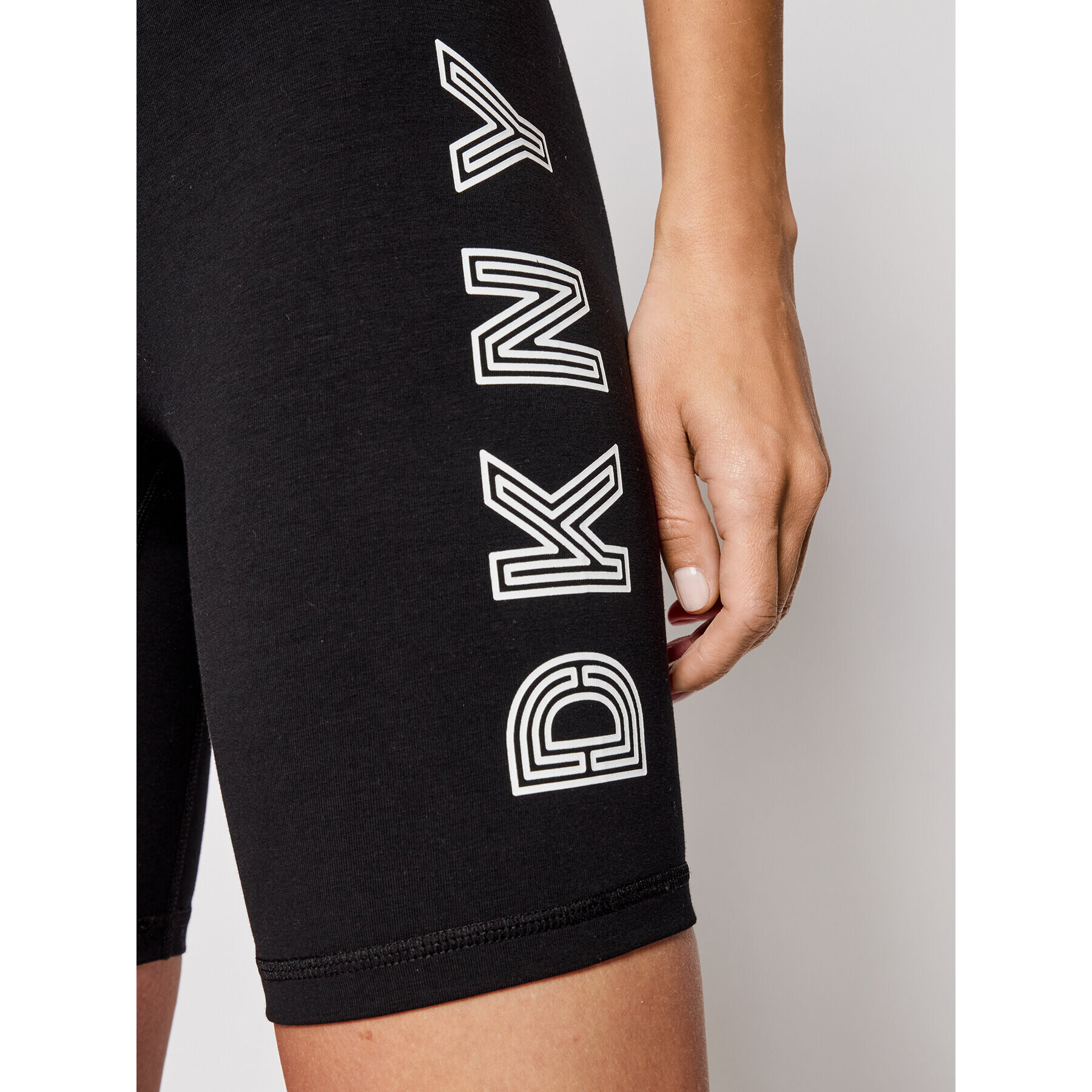 DKNY Sport Sportovní kraťasy DP0S4748 Černá Slim Fit - Pepit.cz