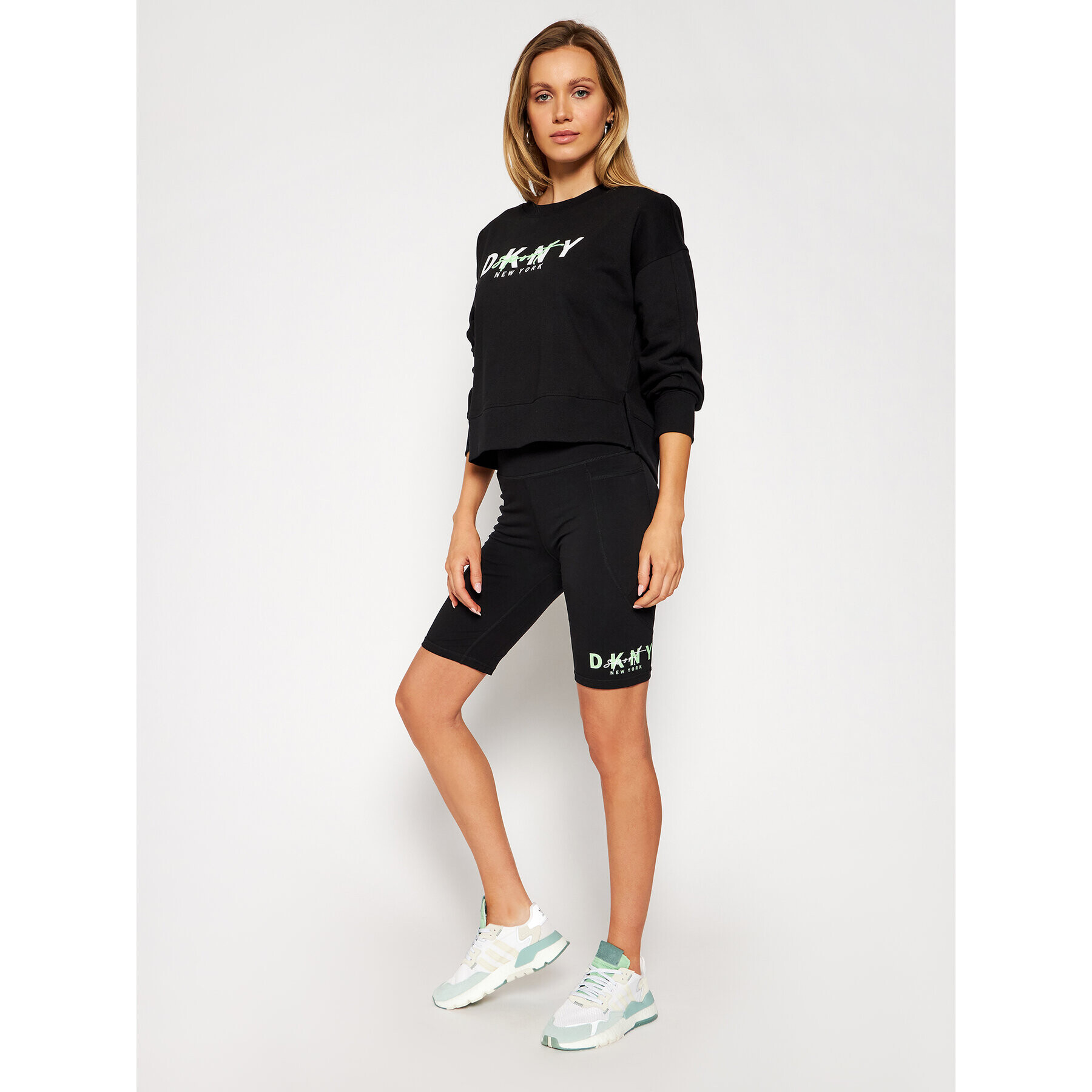 DKNY Sport Sportovní kraťasy DP0S4799 Černá Slim Fit - Pepit.cz