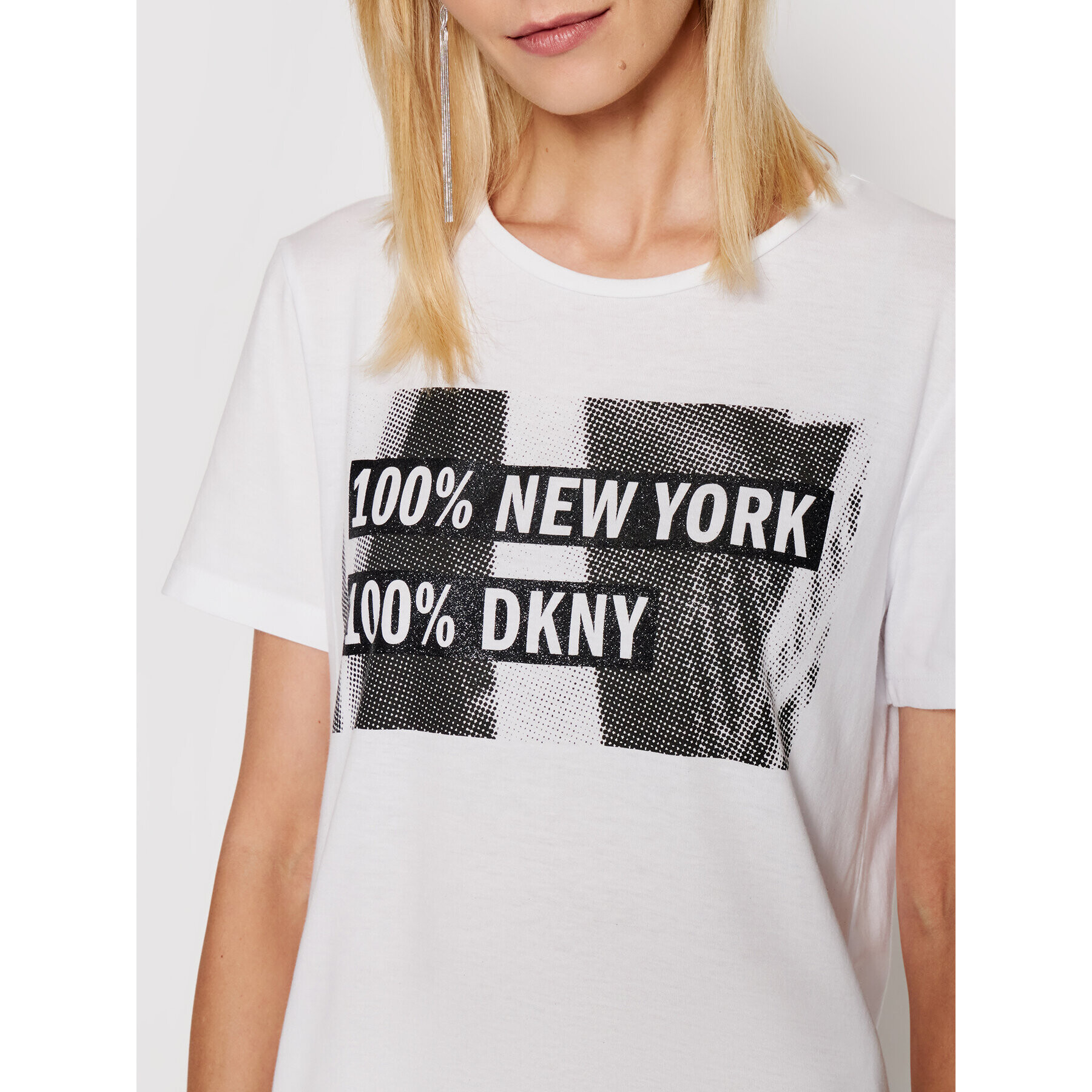 DKNY T-Shirt P02HBCNA Bílá Regular Fit - Pepit.cz