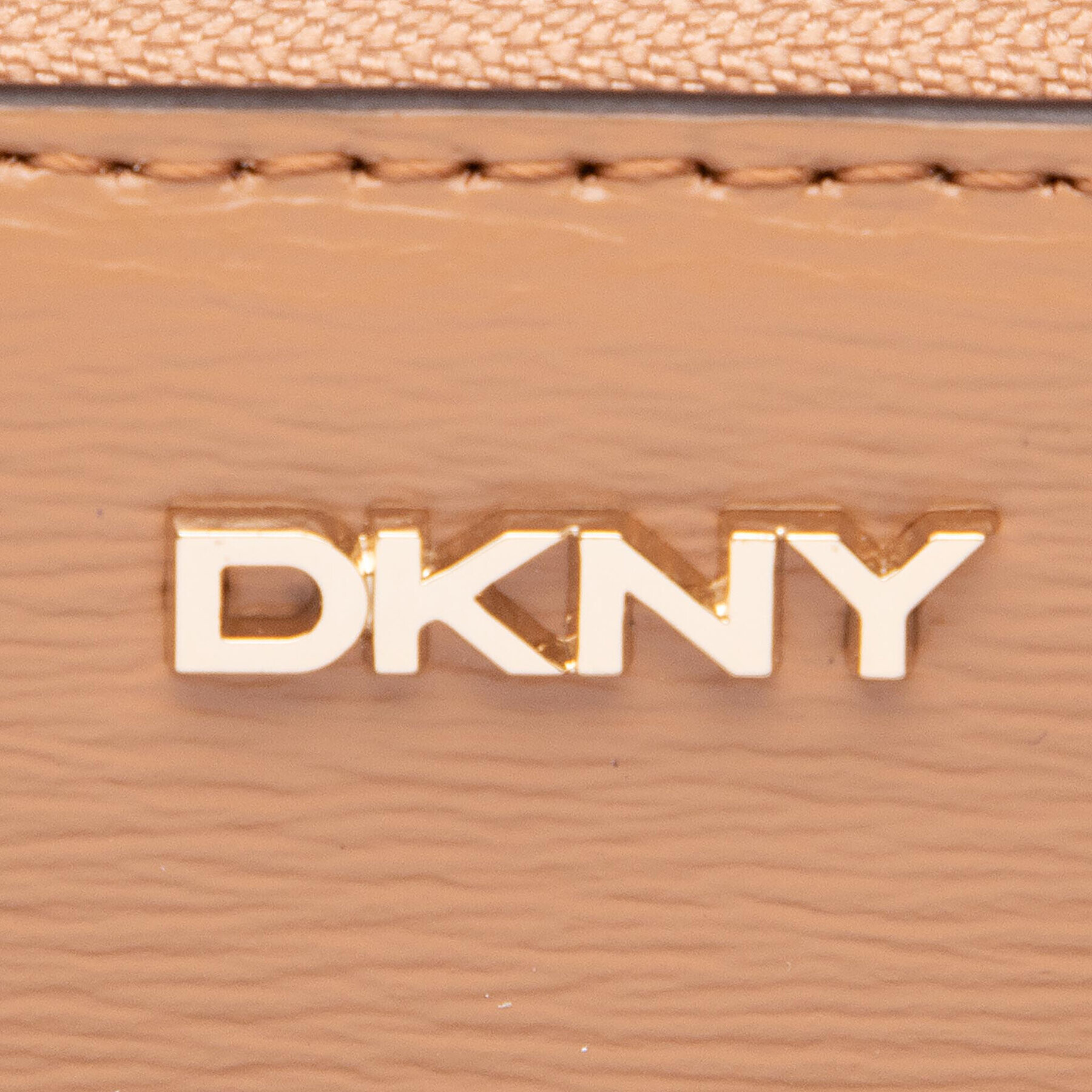 DKNY Velká dámská peněženka Bryant-Sm Zip Around R8313656 Hnědá - Pepit.cz