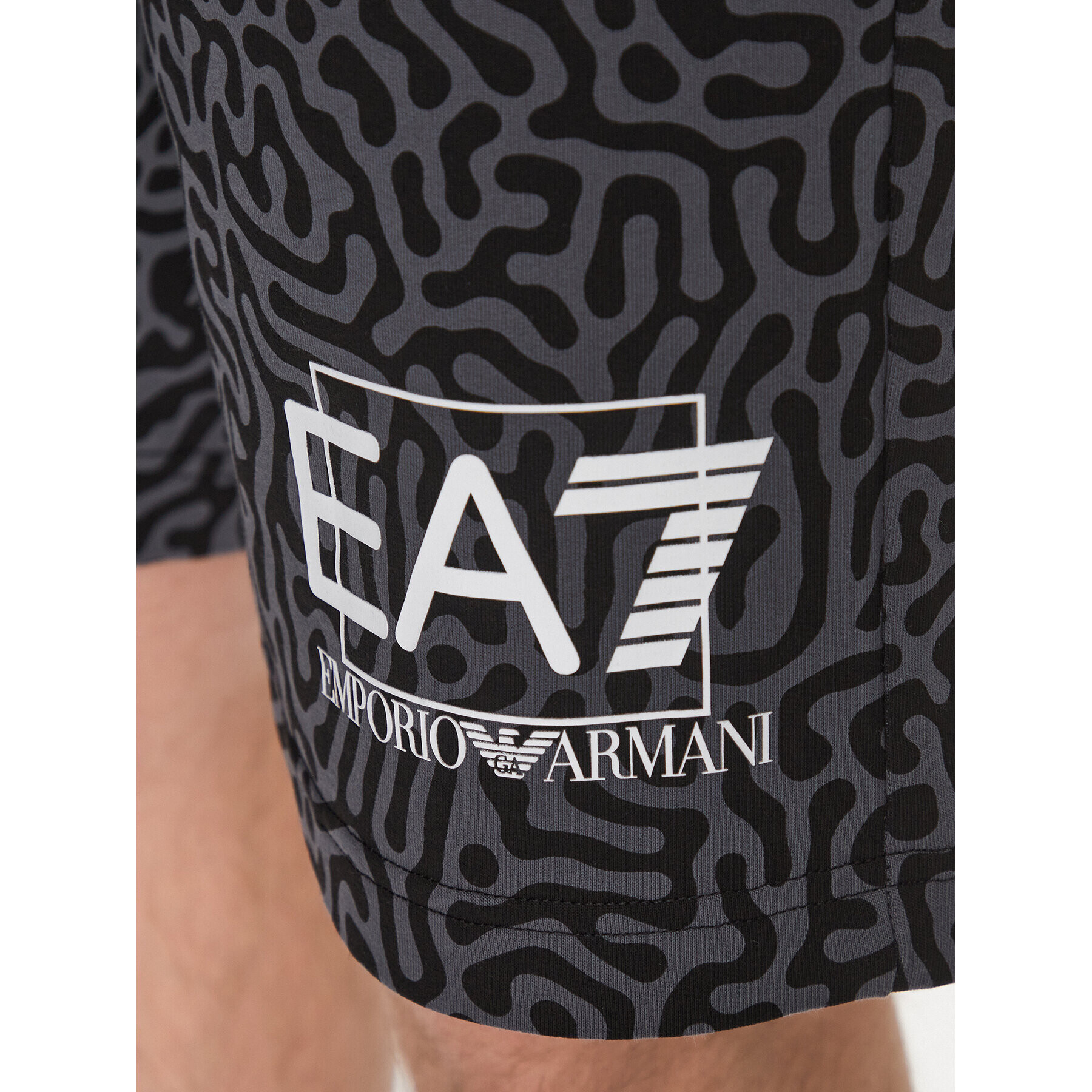 EA7 Emporio Armani Sportovní kraťasy 3RPS53 PJ05Z 2224 Černá Regular Fit - Pepit.cz