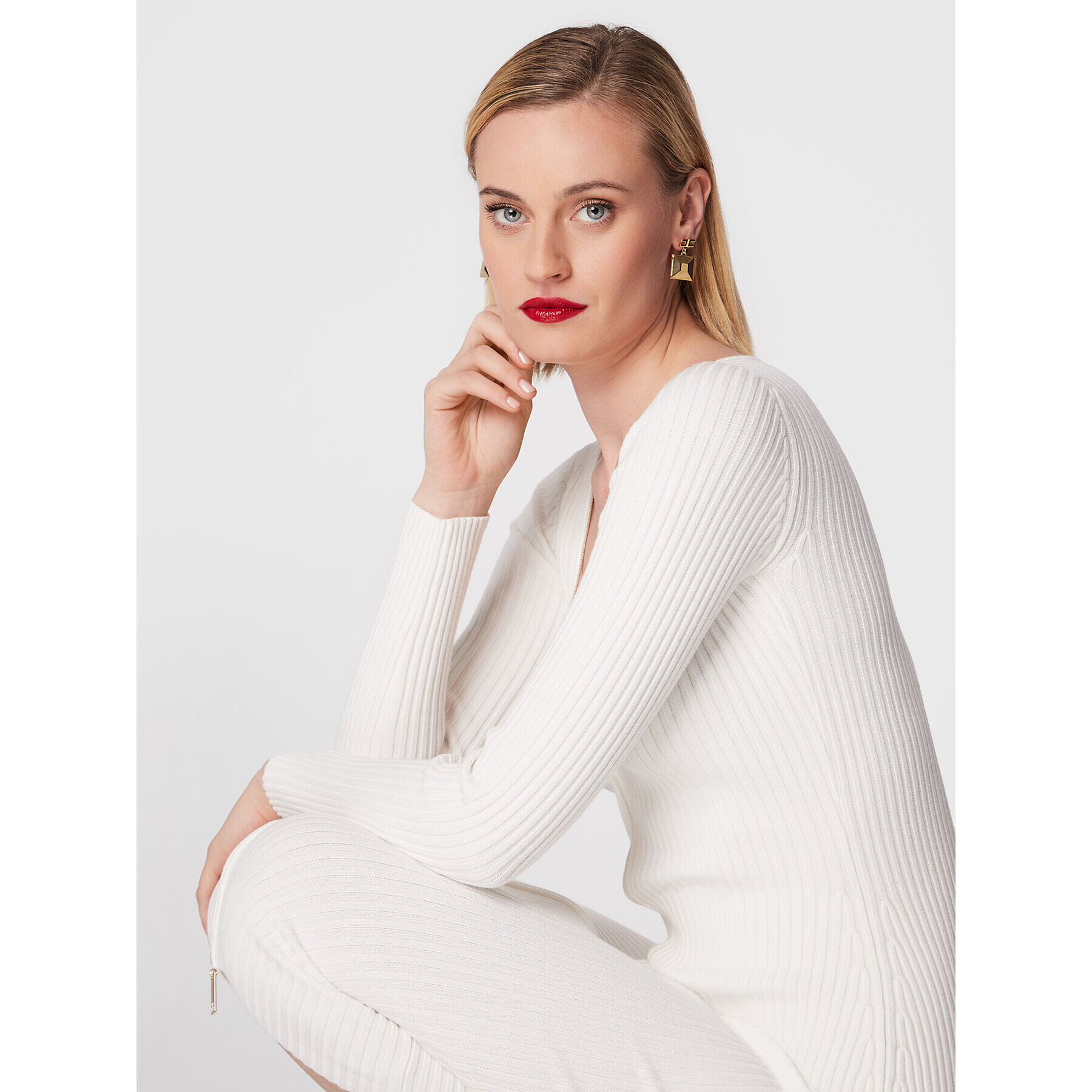 Elisabetta Franchi Úpletové šaty AM-51T-26E2-V520 Bílá Slim Fit - Pepit.cz