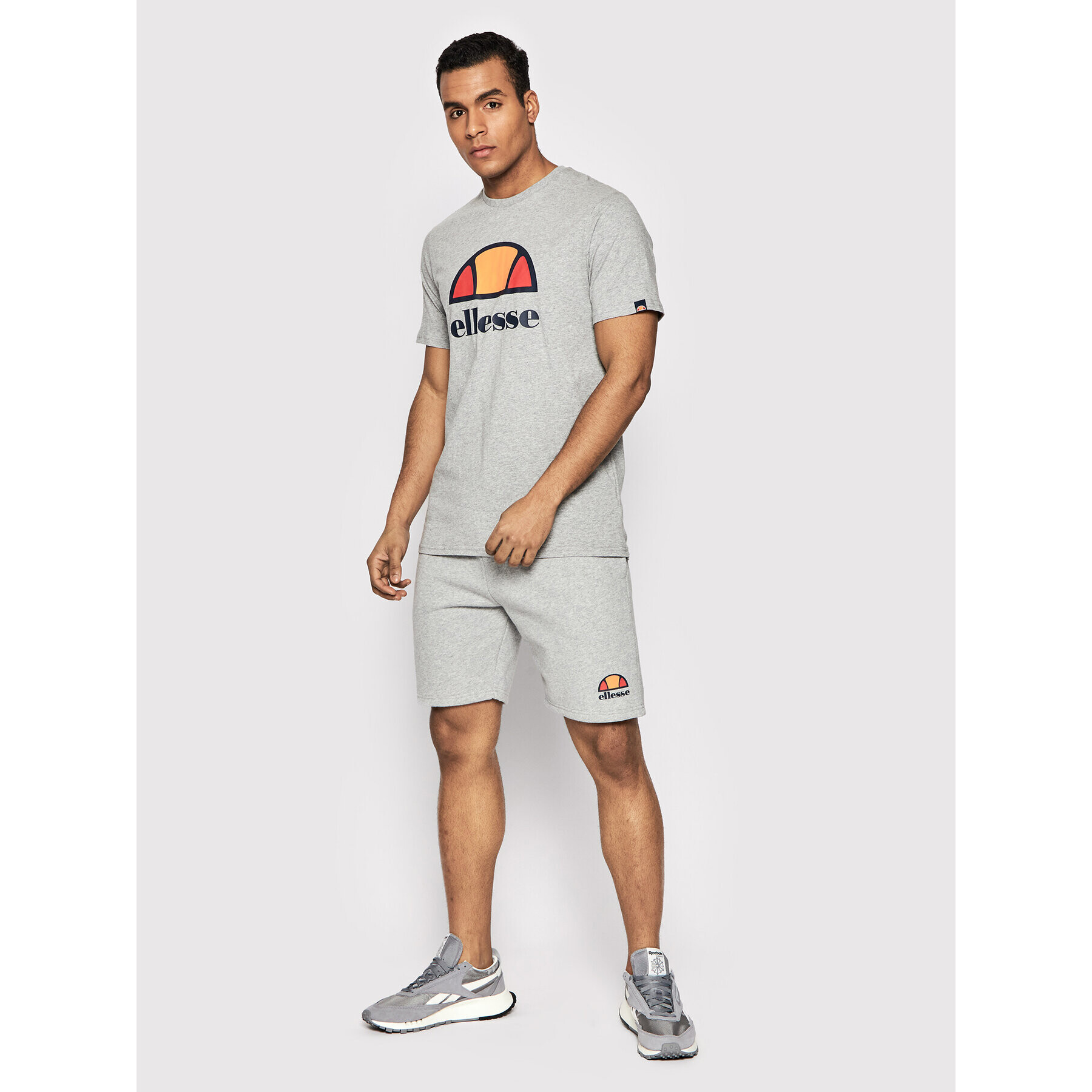 Ellesse Sportovní kraťasy Malviva SXG13532 Šedá Regular Fit - Pepit.cz