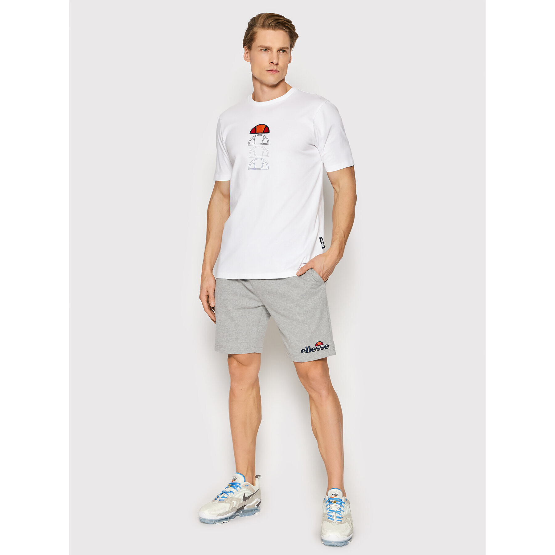 Ellesse Sportovní kraťasy Silvan SHF09162 Šedá Regular Fit - Pepit.cz