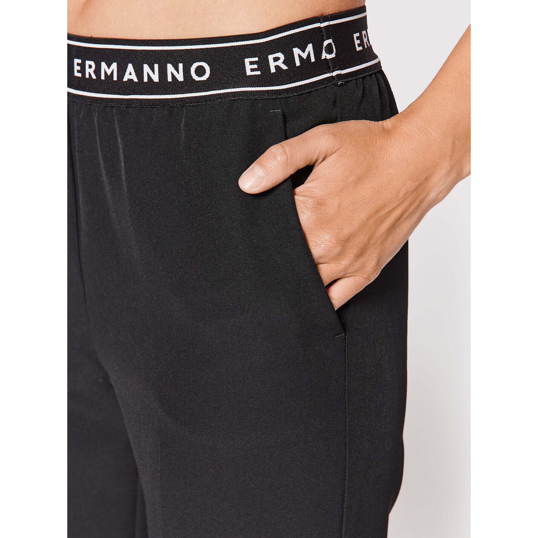 Ermanno Firenze Kalhoty z materiálu P024E26 Černá Regular Fit - Pepit.cz