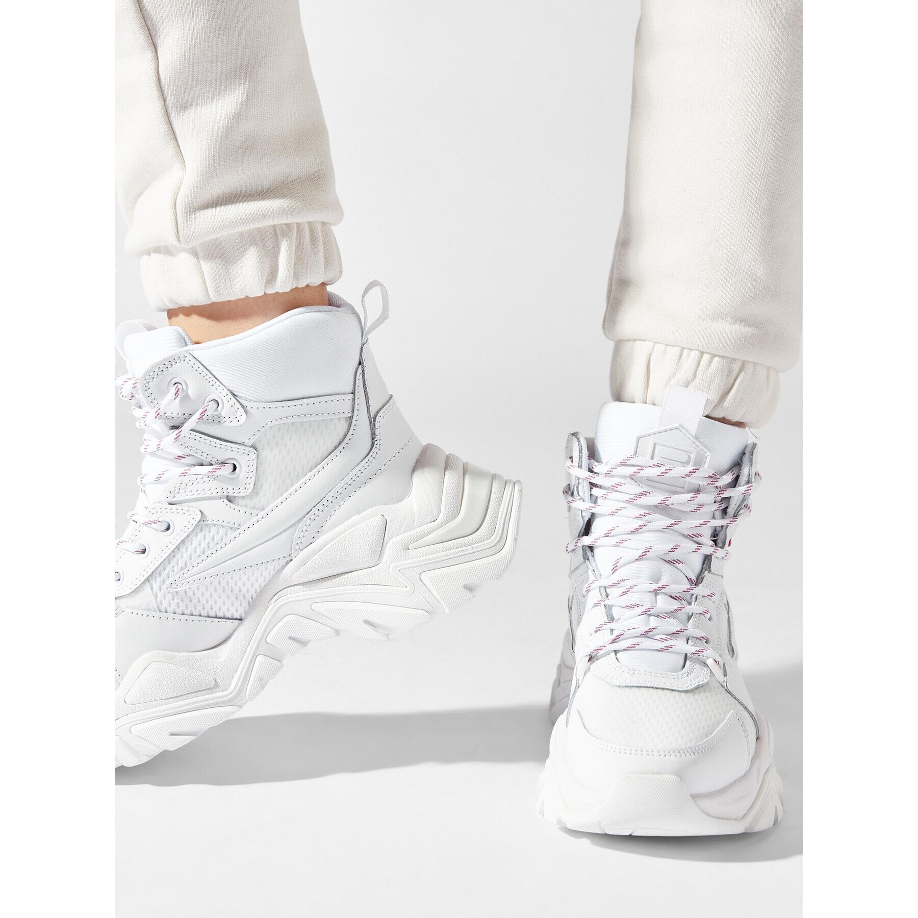 Fila Sneakersy Electrove Desert Boot Wmn FFW0179.13151 Bílá - Pepit.cz