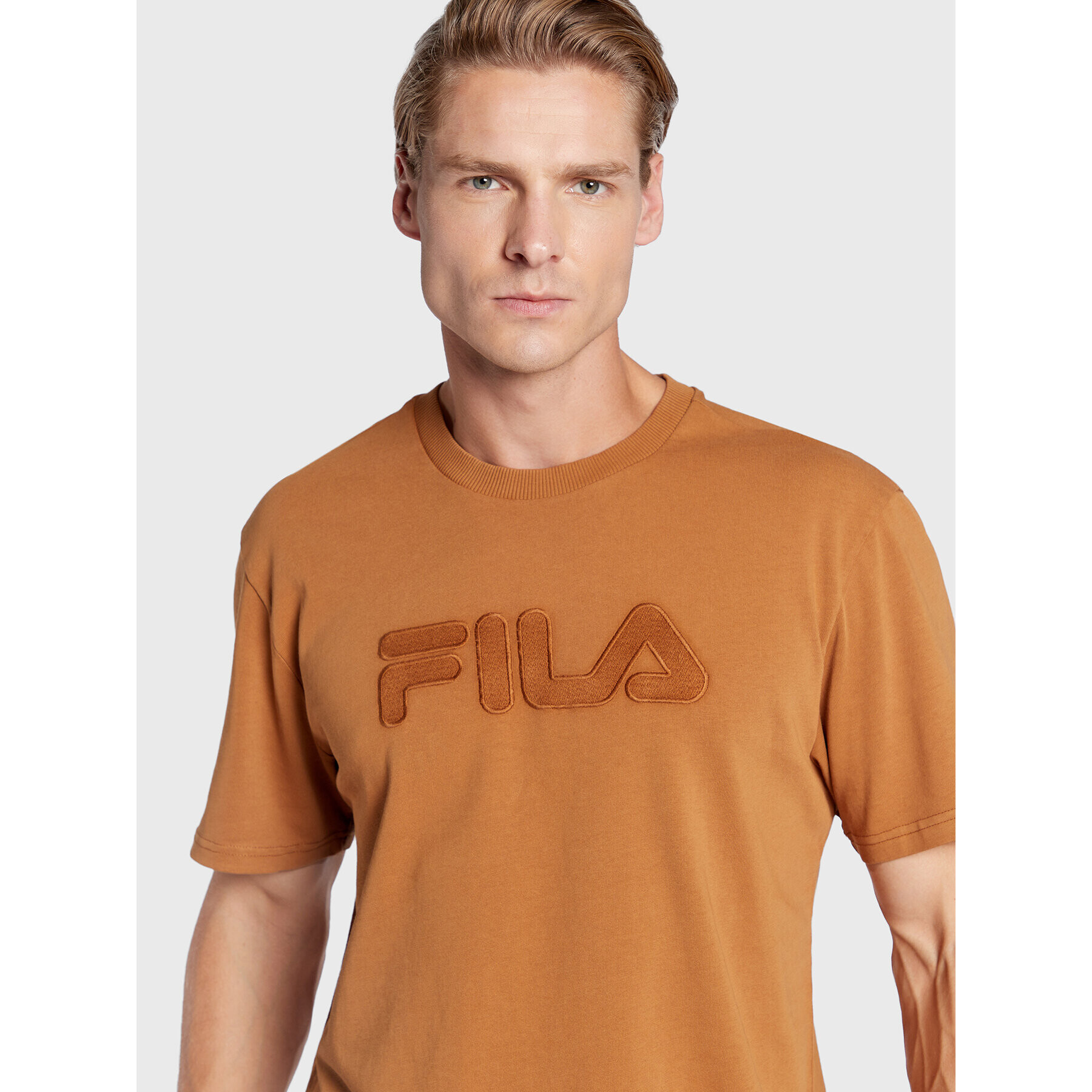 Fila T-Shirt Buek FAM0279 Hnědá Regular Fit - Pepit.cz