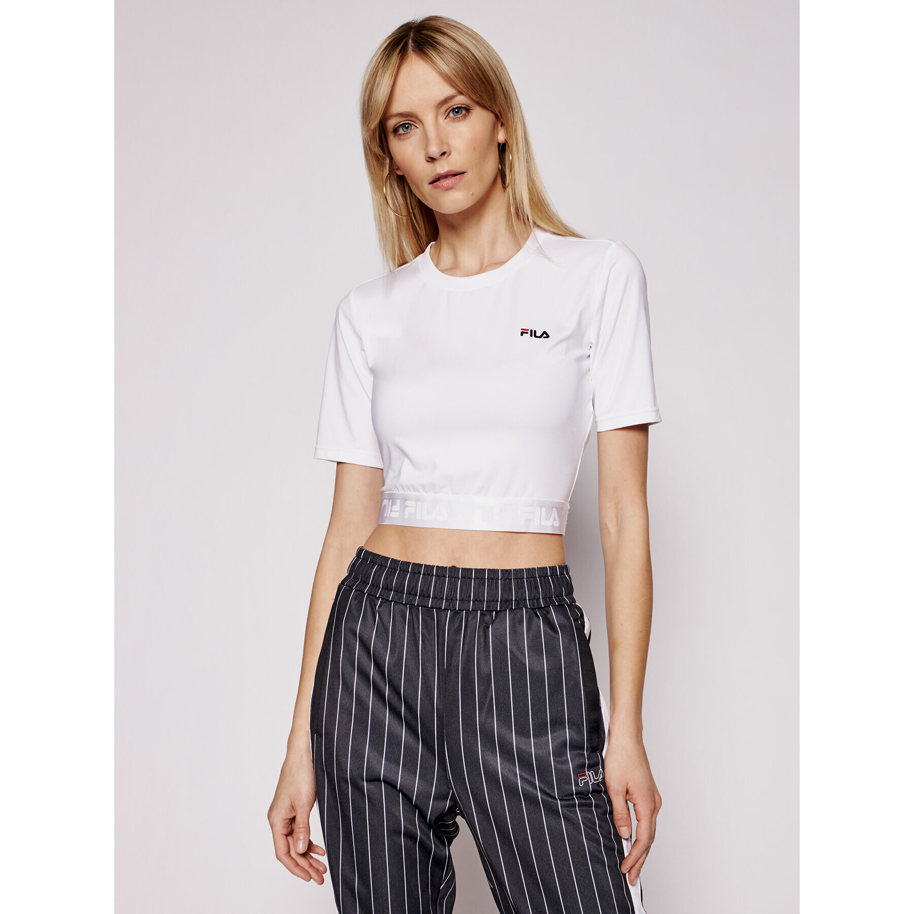 Fila T-Shirt Caylin 688520 Bílá Cropped Fit - Pepit.cz