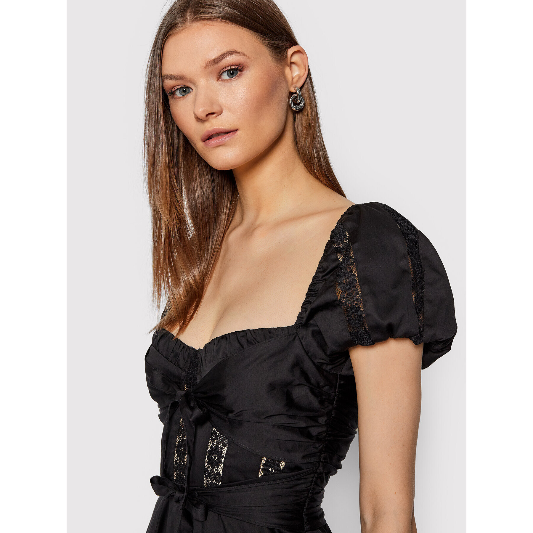 For Love & Lemons Koktejlové šaty Chantalle CD2389 Černá Regular Fit - Pepit.cz