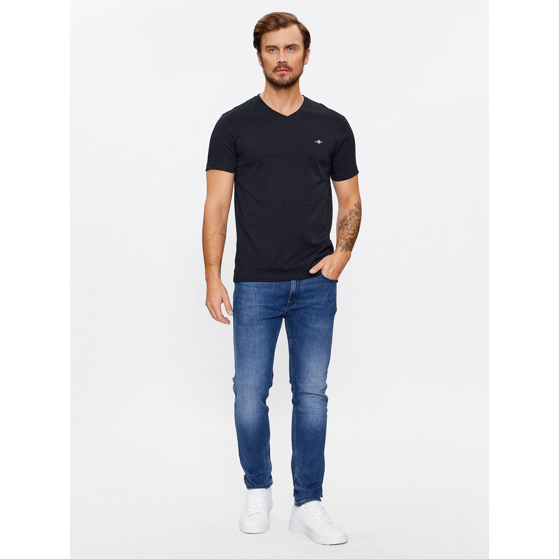 Gant T-Shirt Slim Shield V-Neck 2003186 Černá Slim Fit - Pepit.cz