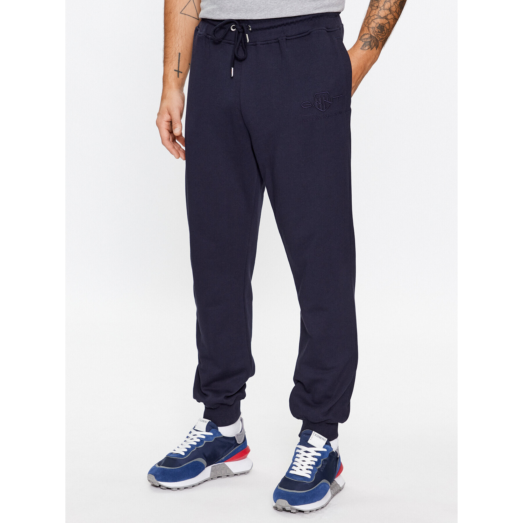 Gant Teplákové kalhoty Reg Tonal Shield Pants 2039023 Tmavomodrá Regular Fit - Pepit.cz