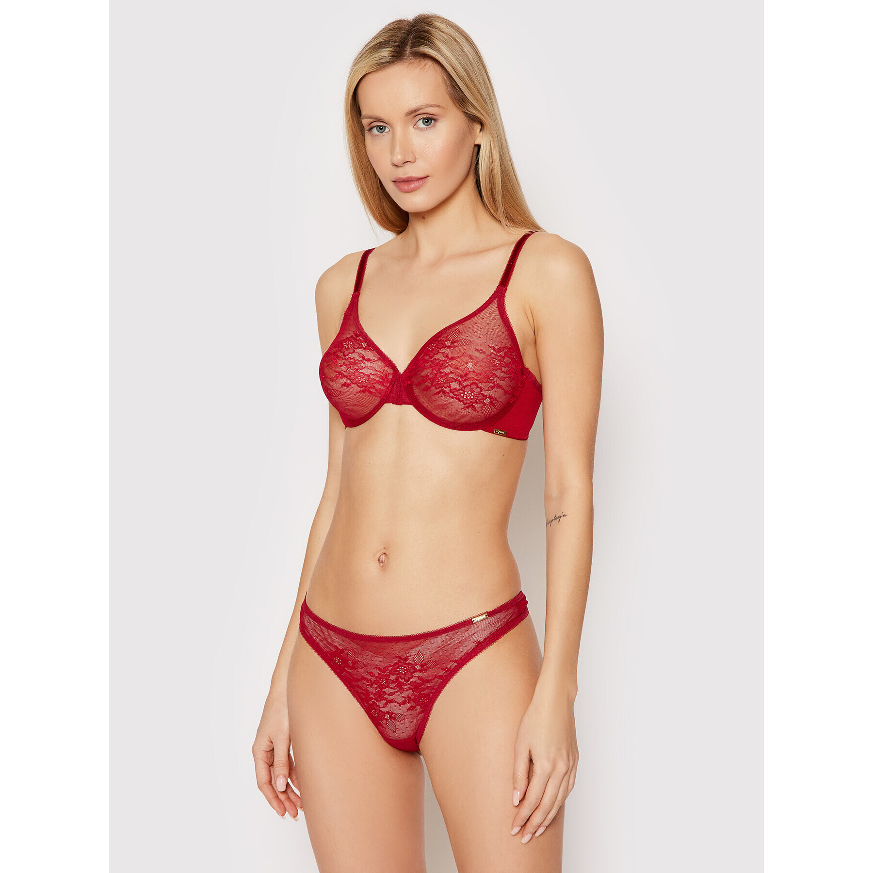 Gossard Kalhotky string Glossies Lace 13006 Bordó - Pepit.cz