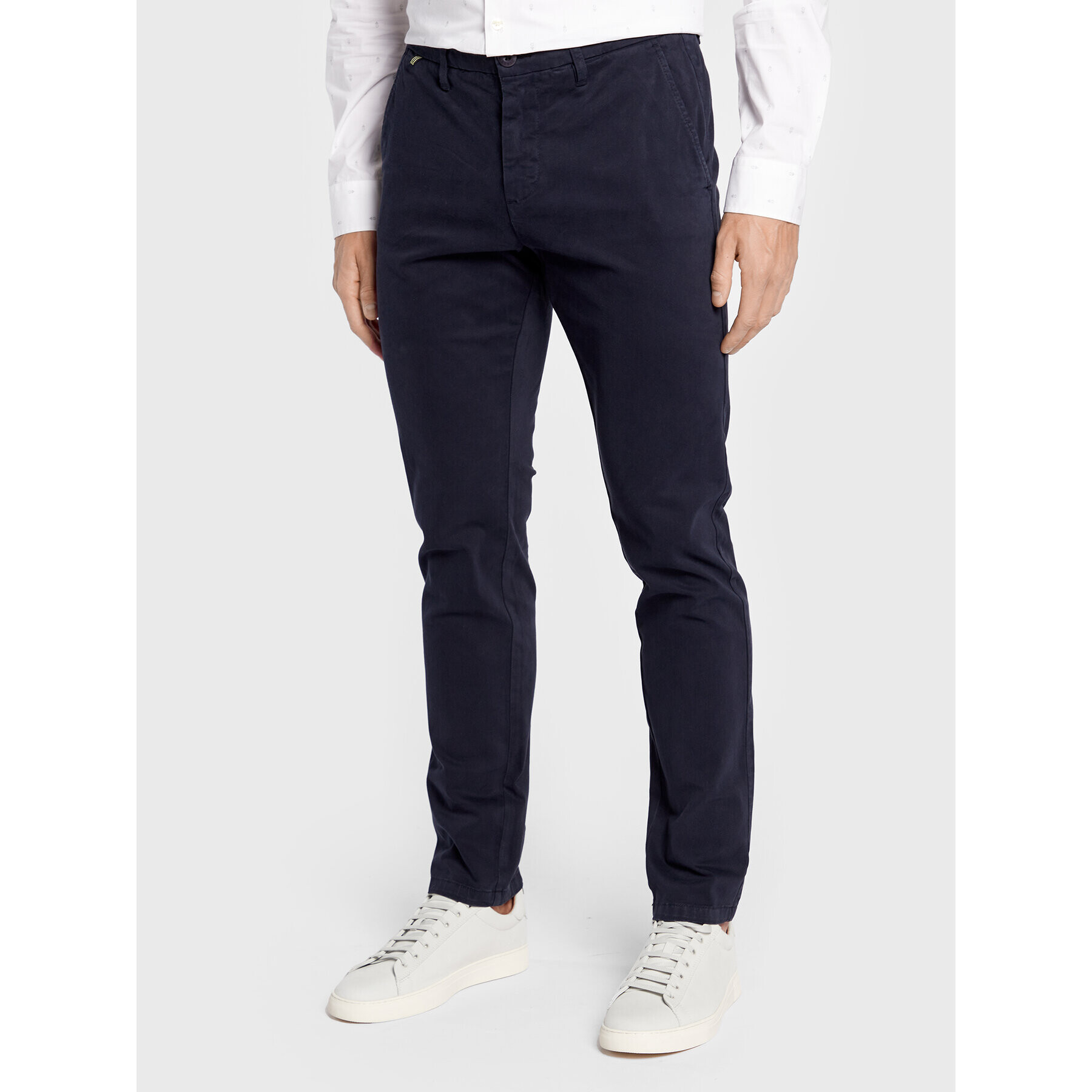 Guess Chino kalhoty Myron M2BB26 WEYB3 Tmavomodrá Slim Fit - Pepit.cz