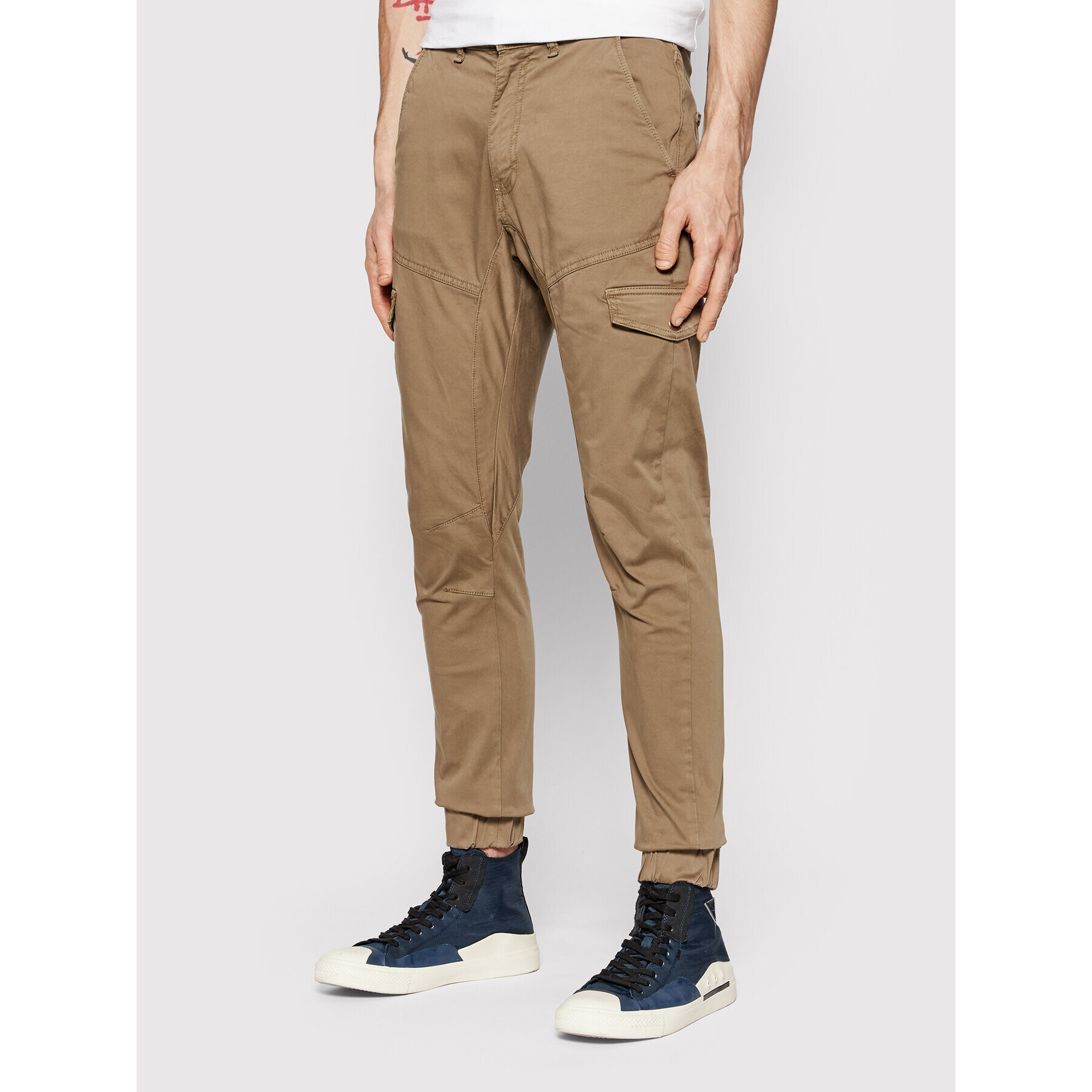 Guess Joggers kalhoty New Combat M1BB17 WDD52 Hnědá Slim Fit - Pepit.cz