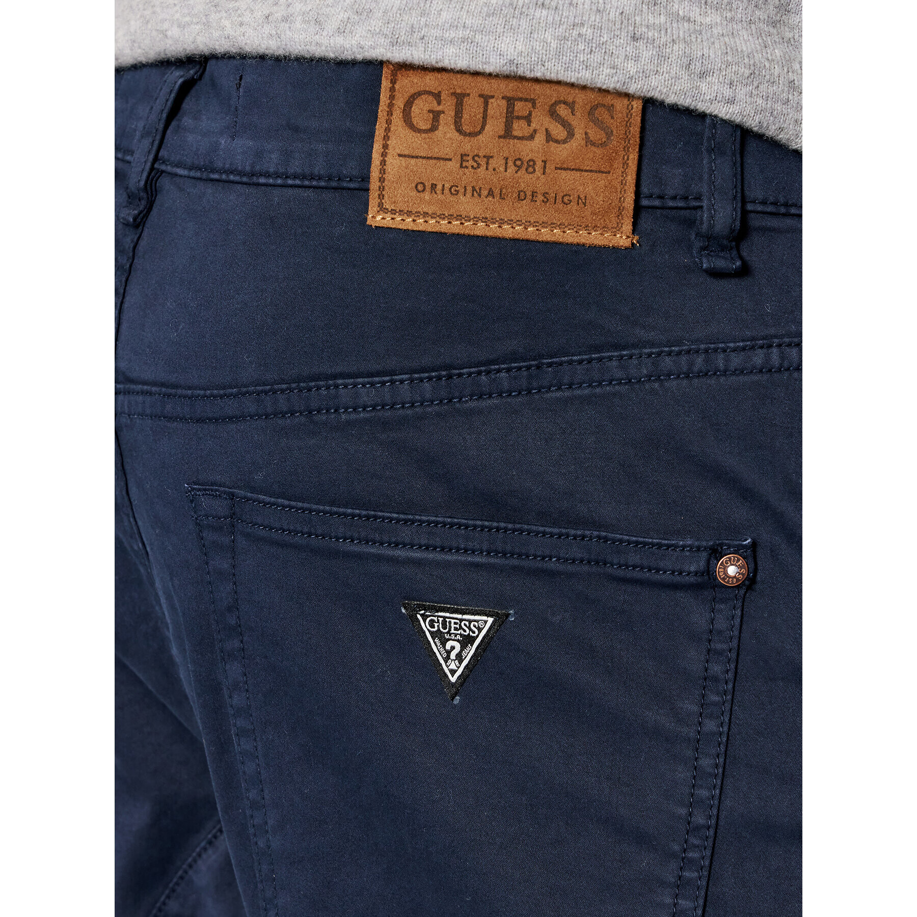 Guess Joggers kalhoty New Combat M1BB17 WDD52 Tmavomodrá Slim Fit - Pepit.cz