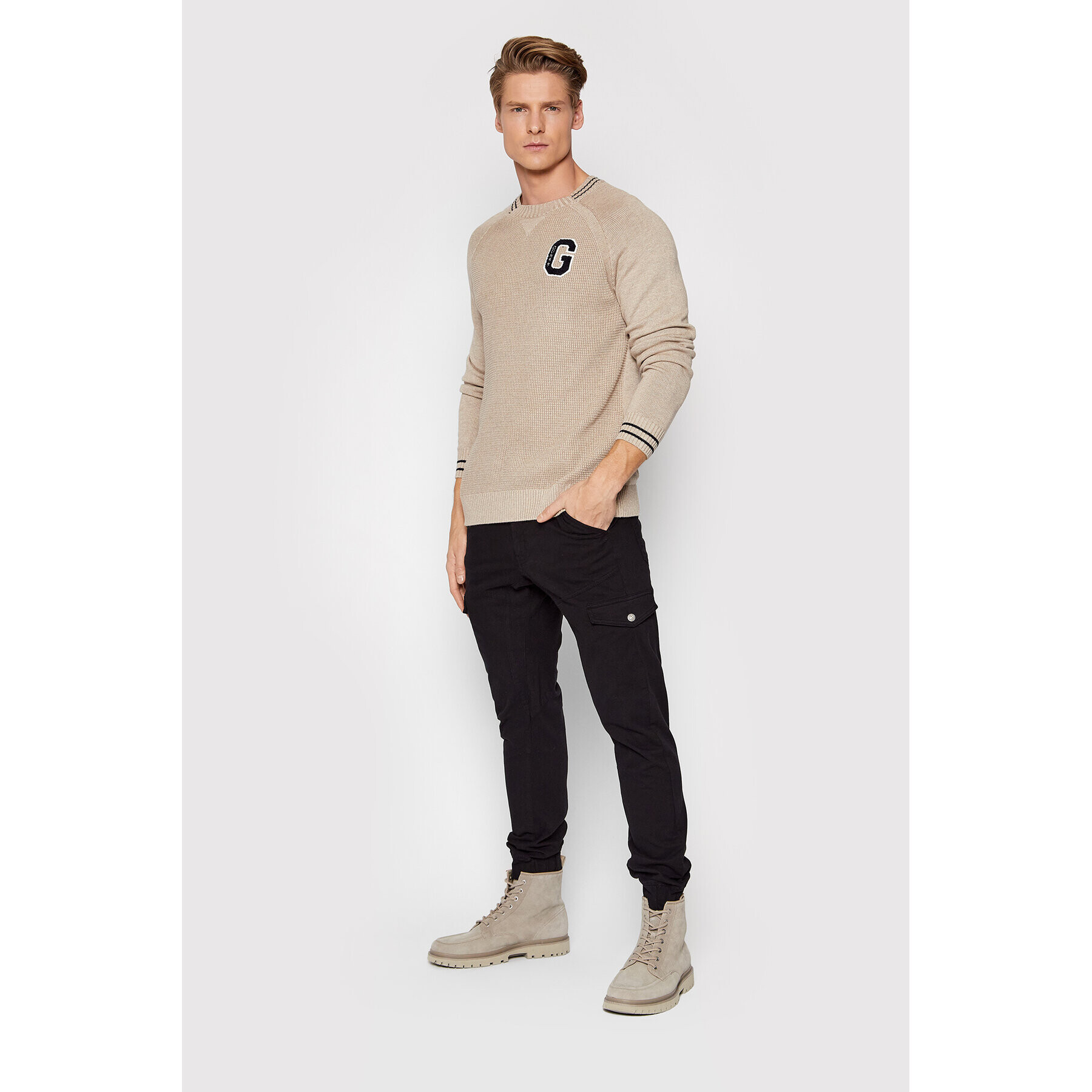 Guess Kalhoty z materiálu New Combat M2RB17 WEDW1 Černá Slim Fit - Pepit.cz