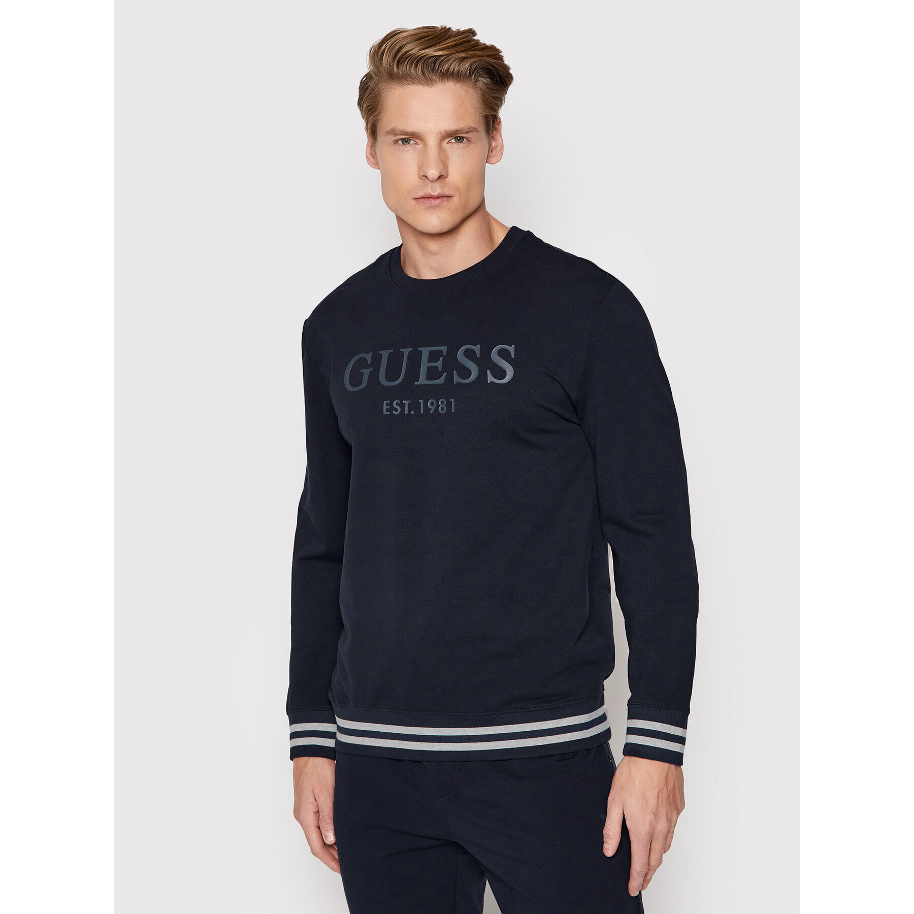 Guess Mikina M2RQ08 K6ZS1 Tmavomodrá Regular Fit - Pepit.cz