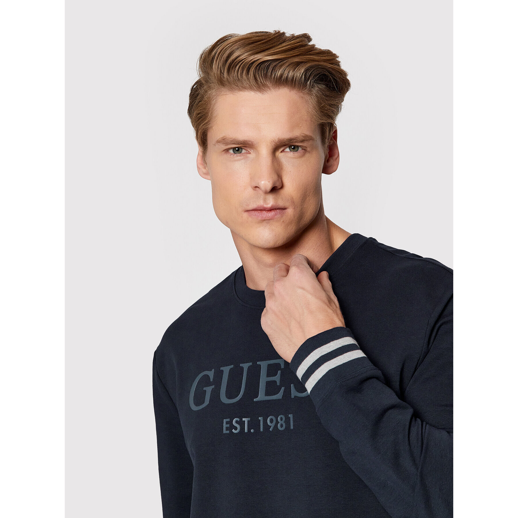 Guess Mikina M2RQ08 K6ZS1 Tmavomodrá Regular Fit - Pepit.cz