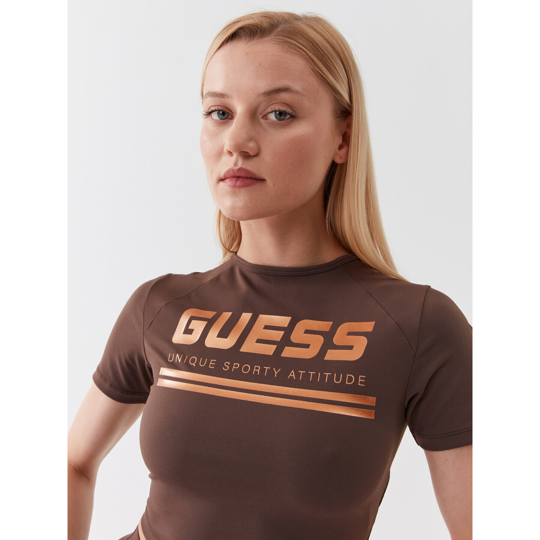 Guess T-Shirt Aggie V3YP00 MC04N Hnědá Slim Fit - Pepit.cz