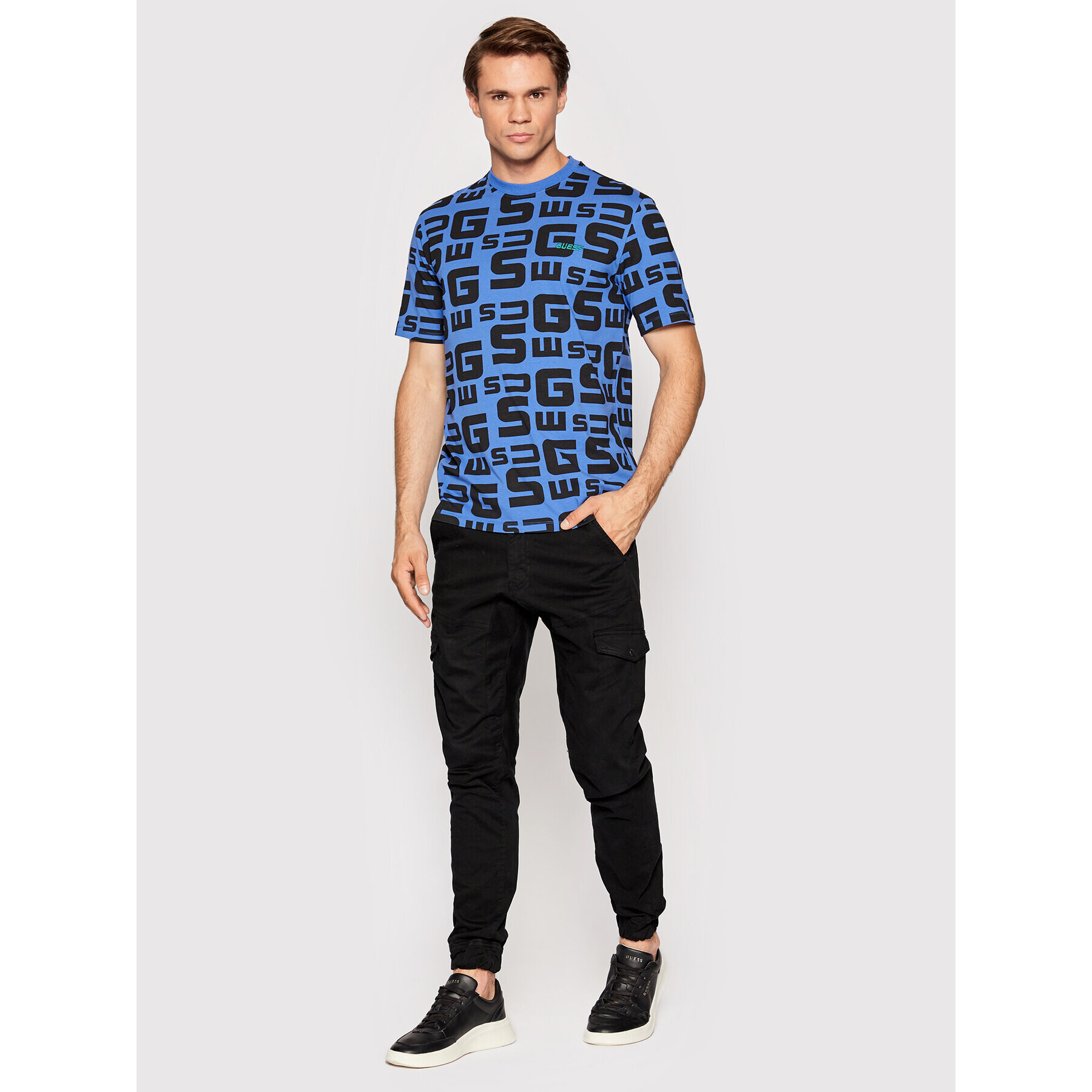 Guess T-Shirt All Over Logo Z2YI08 J1311 Modrá Regular Fit - Pepit.cz