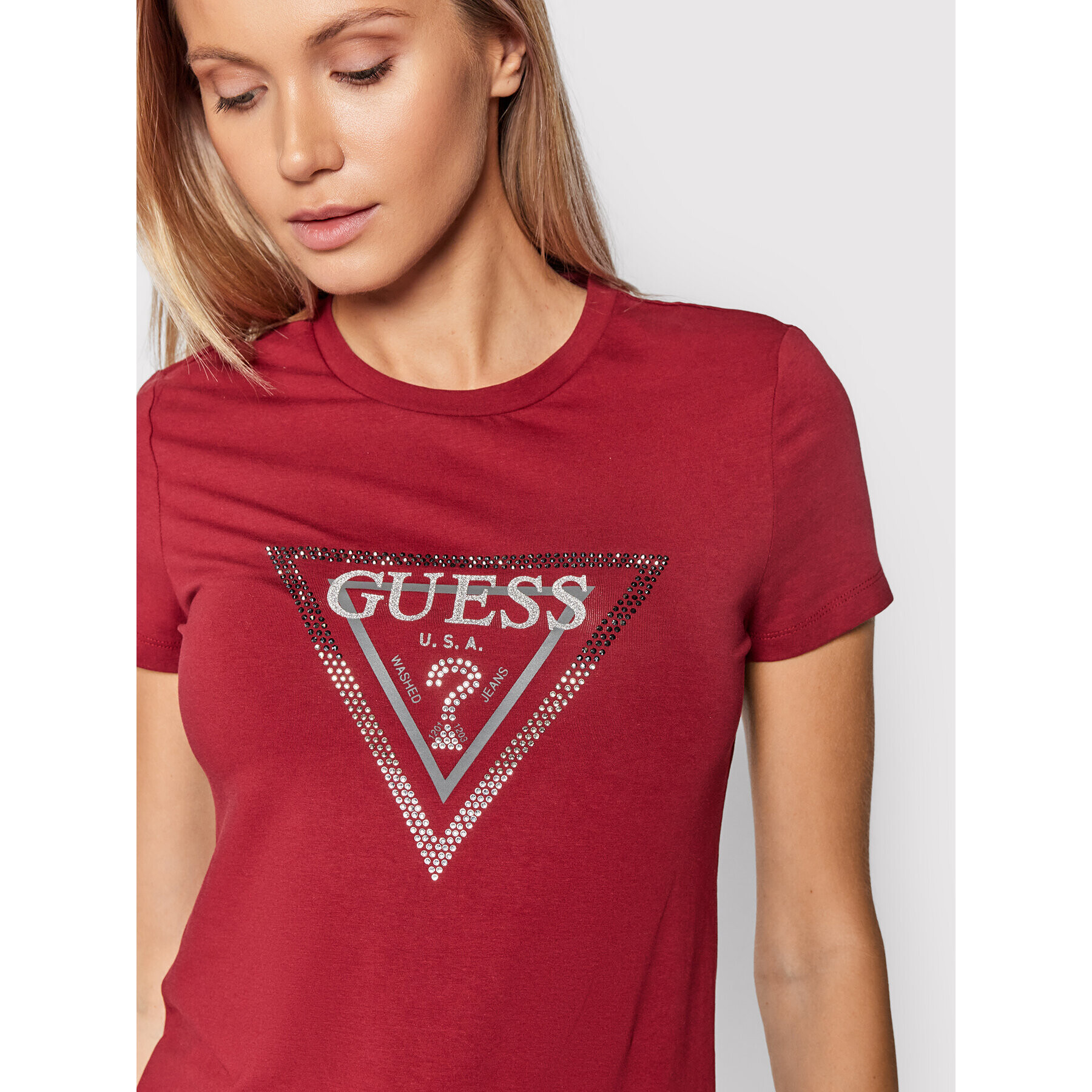 Guess T-Shirt Amalur W1BI00 J1311 Bordó Extra Slim Fit - Pepit.cz