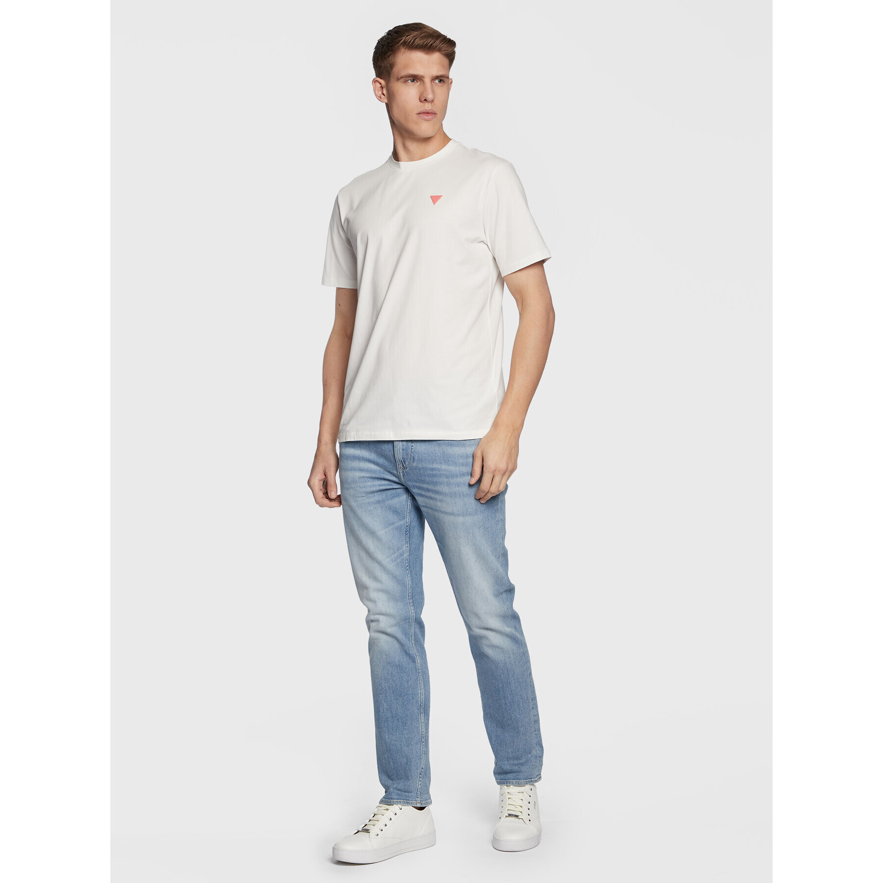 Guess T-Shirt Buster Z3GI06 J1314 Bílá Slim Fit - Pepit.cz