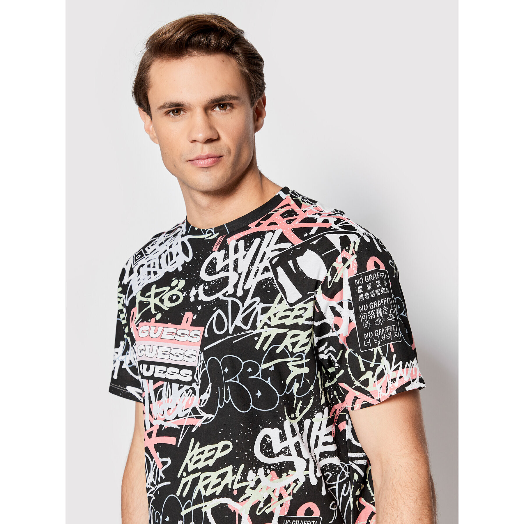 Guess T-Shirt Eco Graphic M2YI10 K9RM1 Barevná Slim Fit - Pepit.cz