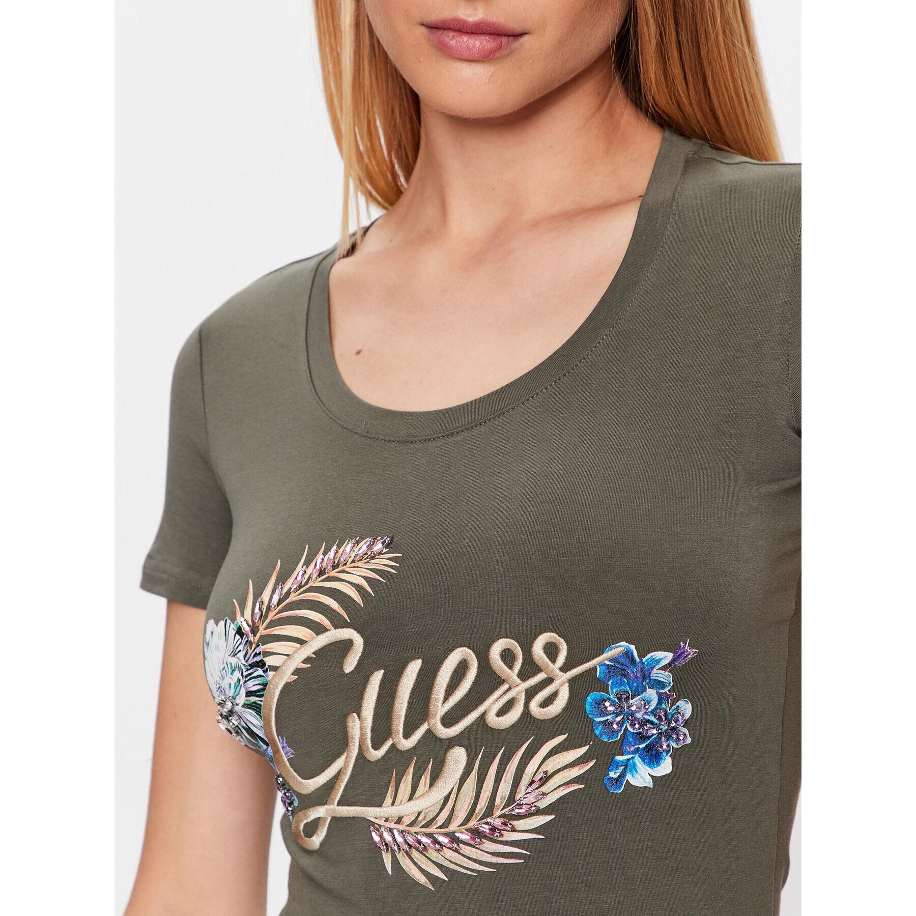 Guess T-Shirt Embellish Logo W3GI40 J1314 Zelená Slim Fit - Pepit.cz