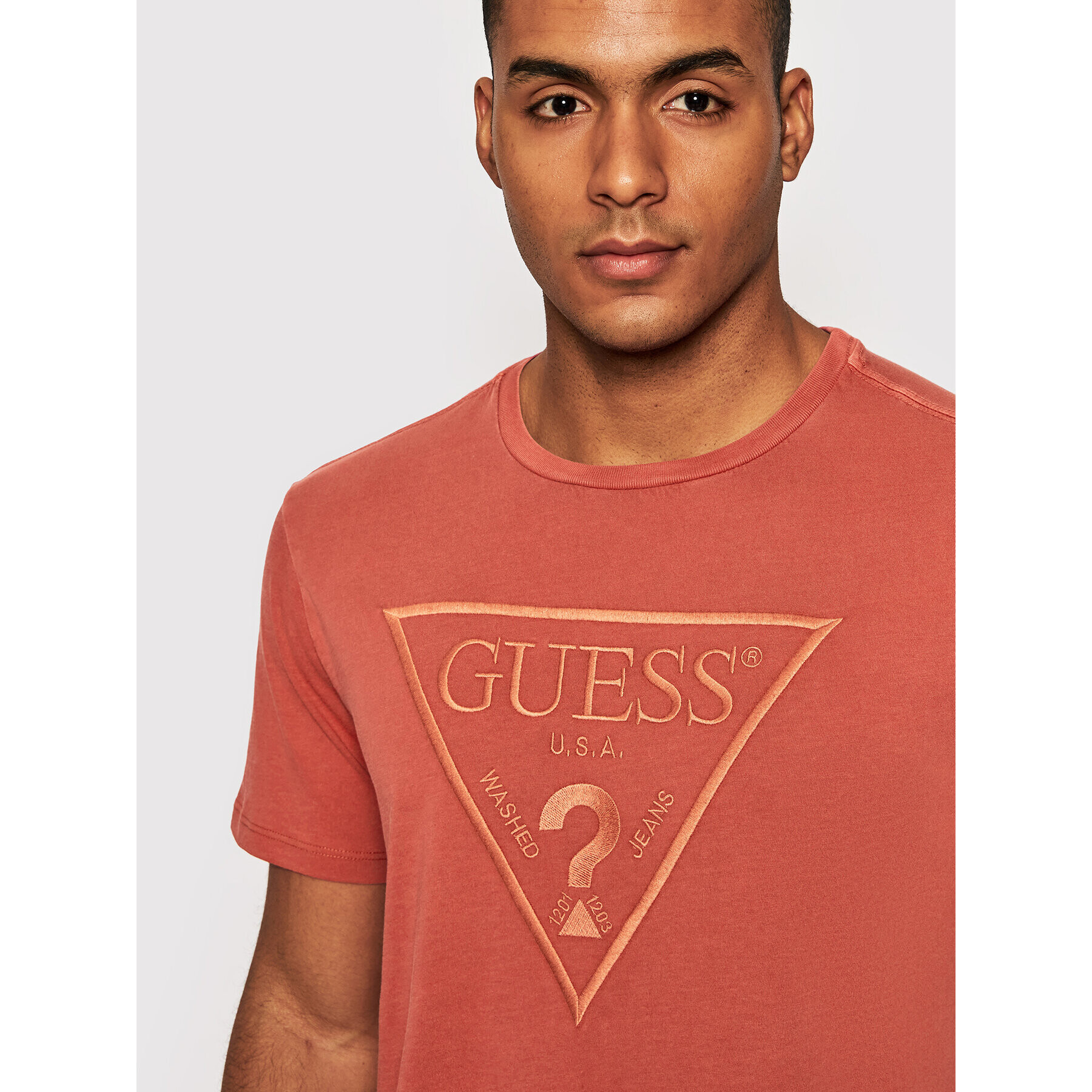 Guess T-Shirt Embroidered Logo M0BI1J R9YK0 Červená Regular Fit - Pepit.cz