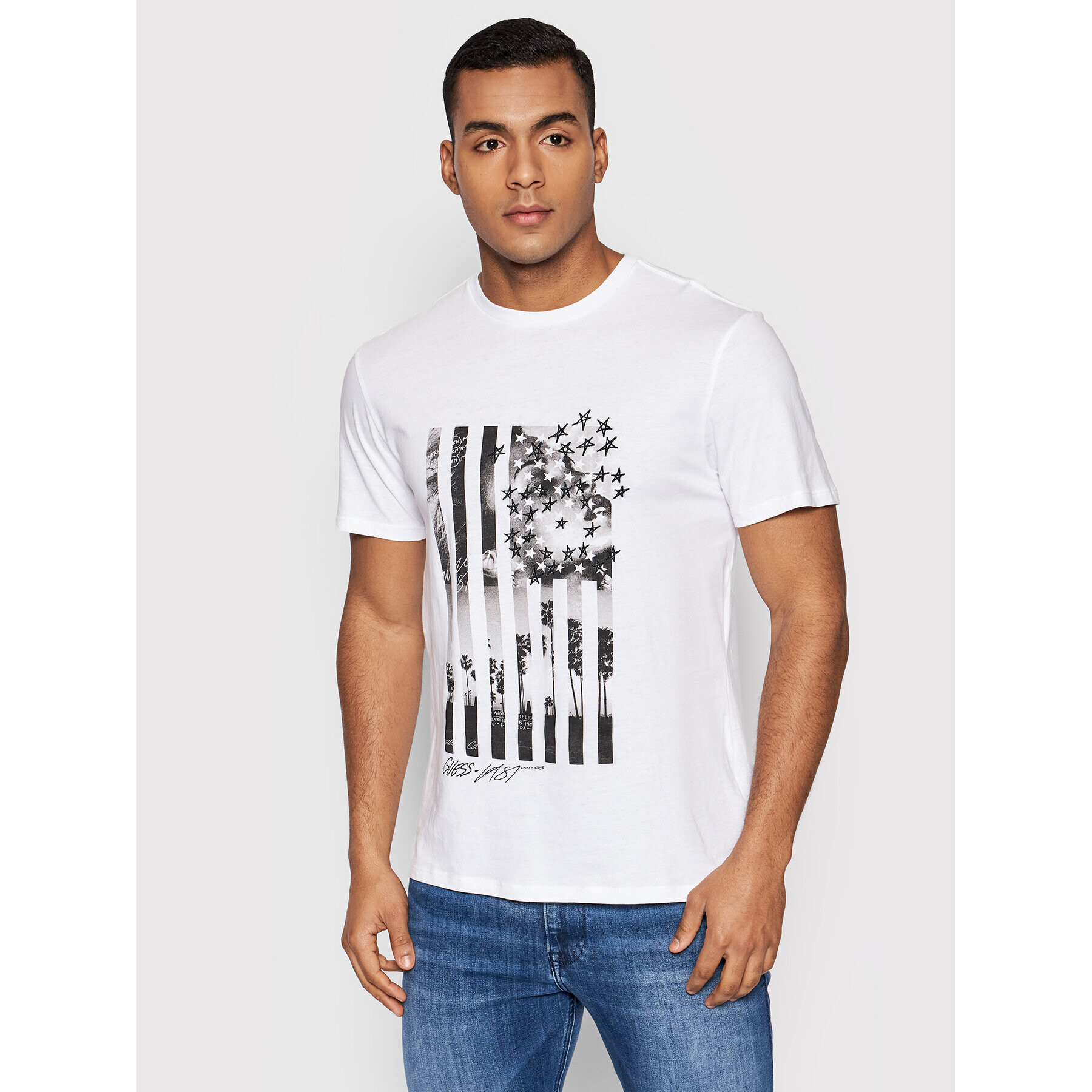 Guess T-Shirt Flag Collage M2GI43 K9RM1 Bílá Regular Fit - Pepit.cz