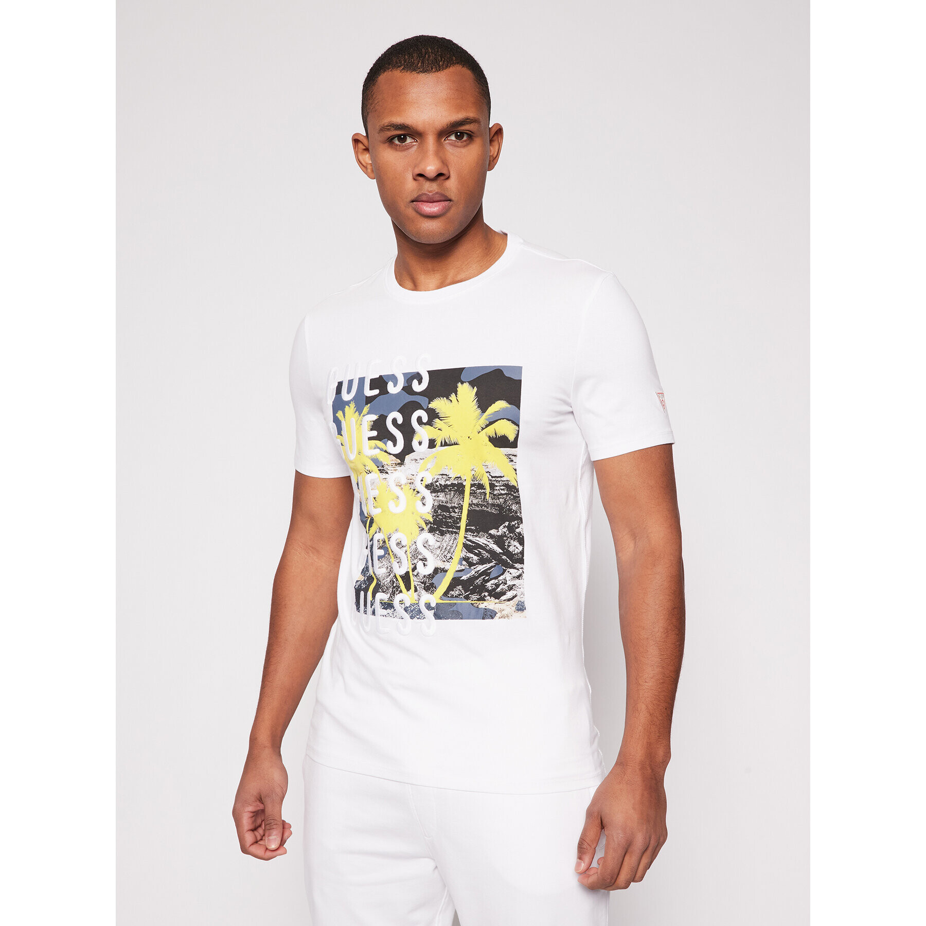 Guess T-Shirt M1GI58 J1311 Bílá Slim Fit - Pepit.cz