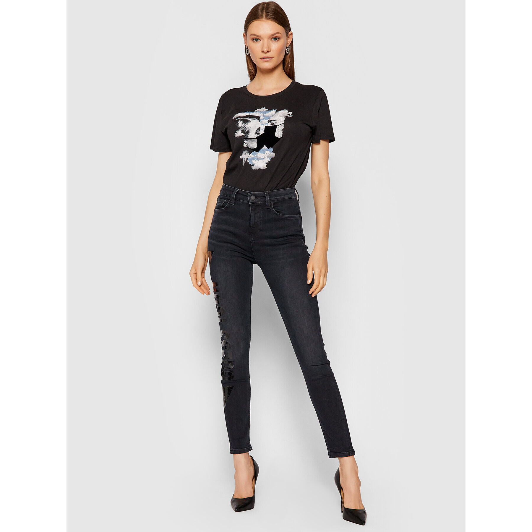 Guess T-Shirt Masked Kiss Easy Tee W1BI31 K9SN1 Černá Regular Fit - Pepit.cz