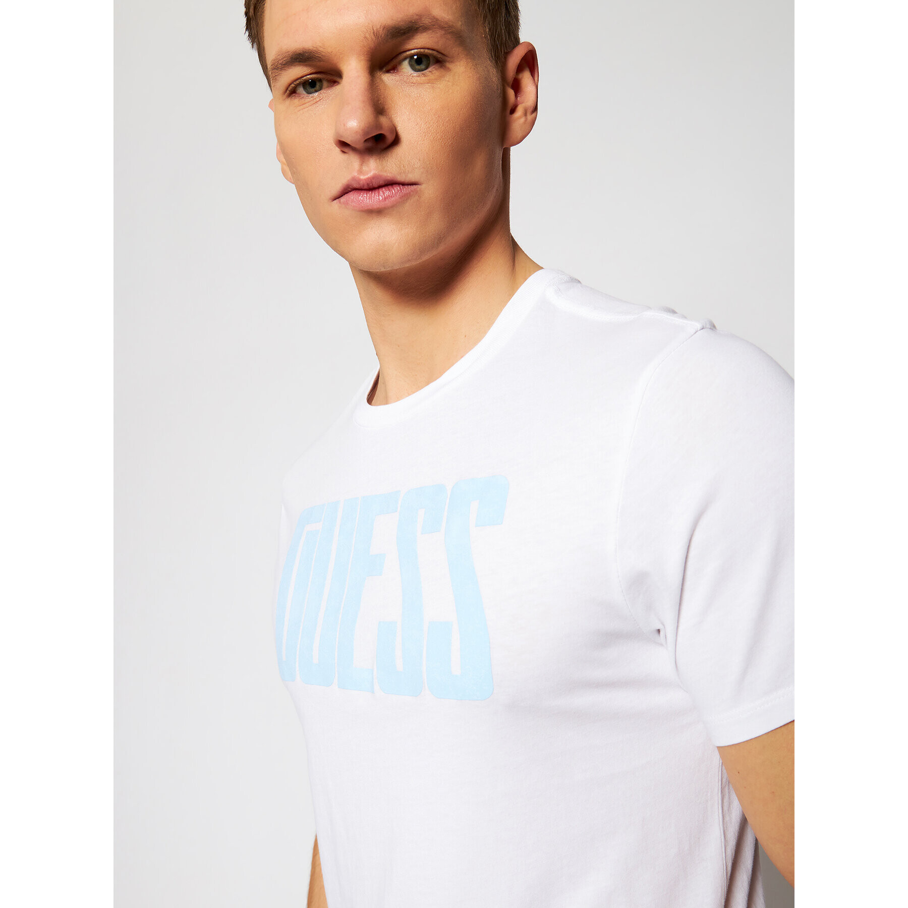 Guess T-Shirt MBGI31 R9RM8 Bílá Regular Fit - Pepit.cz