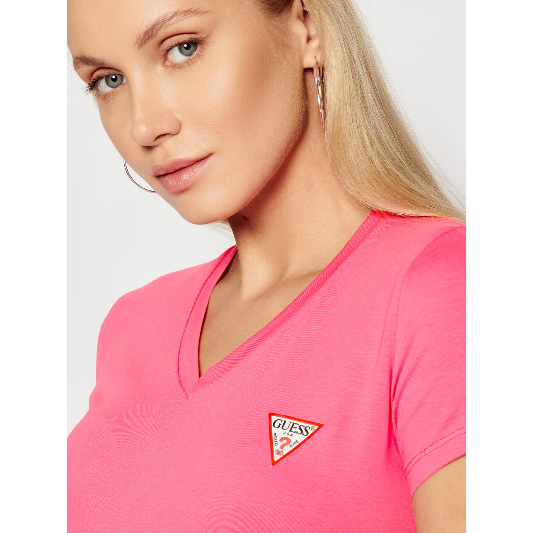 Guess T-Shirt Mini Triangle W1YI1A J1311 Růžová Slim Fit - Pepit.cz