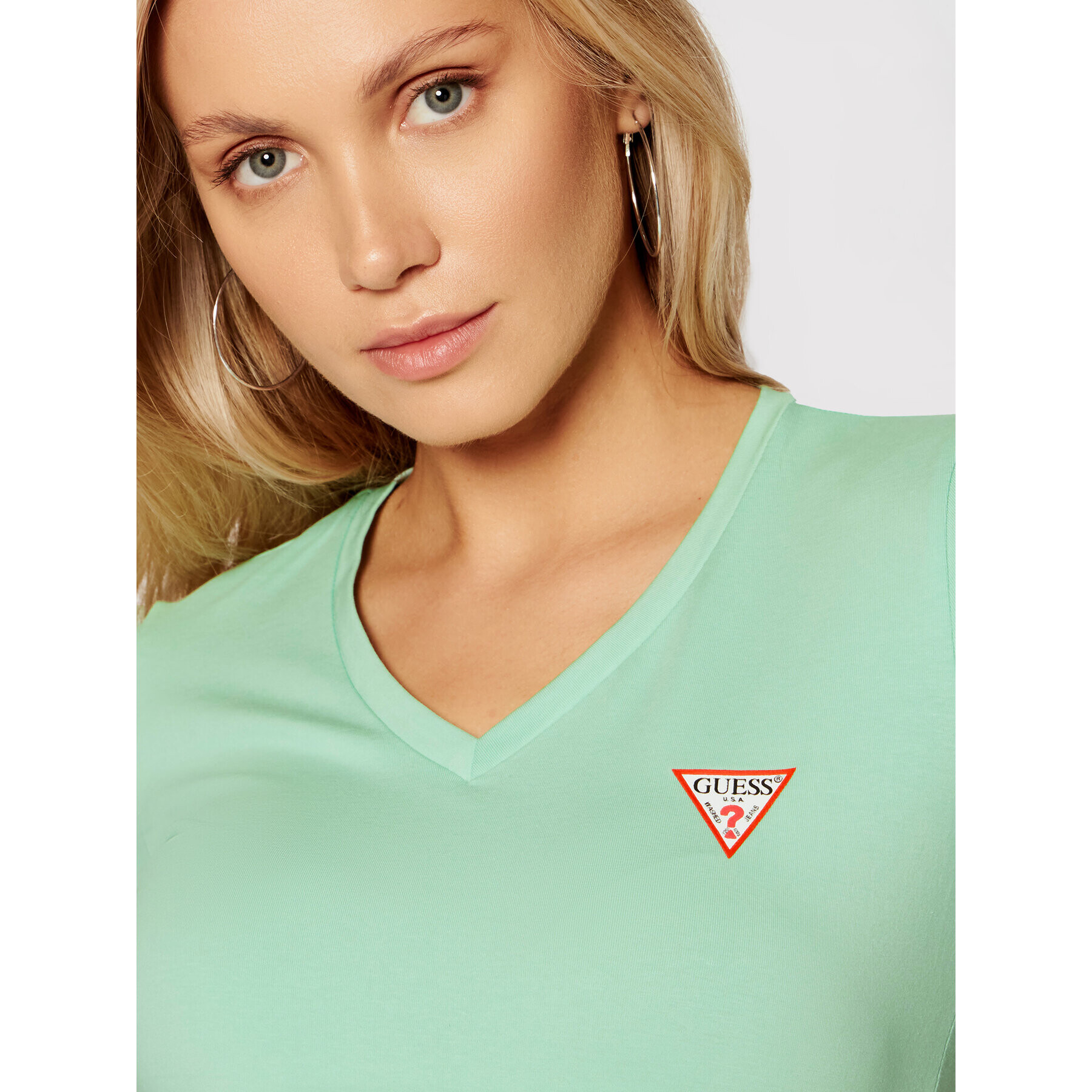 Guess T-Shirt Mini Triangle W1YI1A J1311 Zelená Slim Fit - Pepit.cz