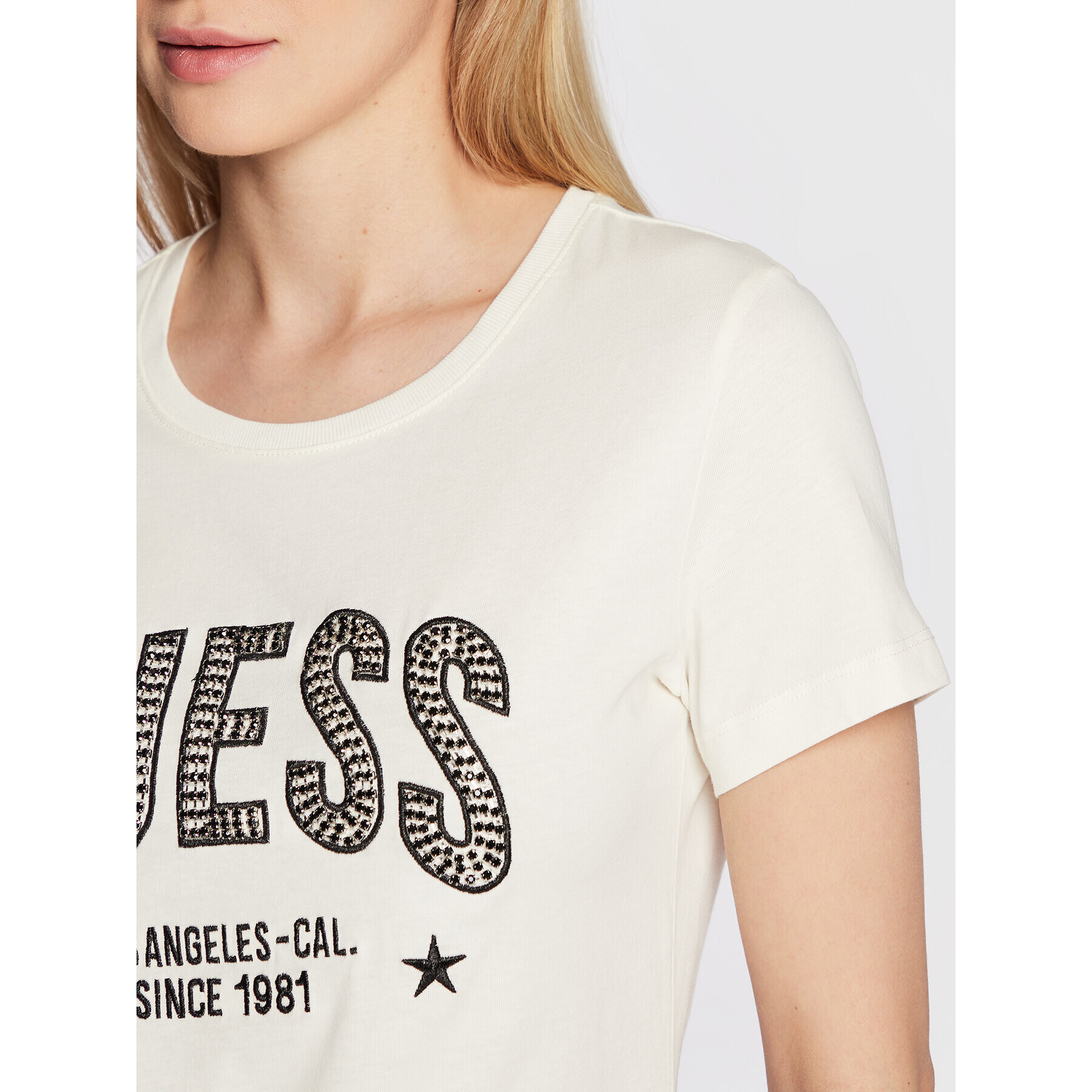 Guess T-Shirt Mirela W2BI16 I3Z13 Bílá Regular Fit - Pepit.cz