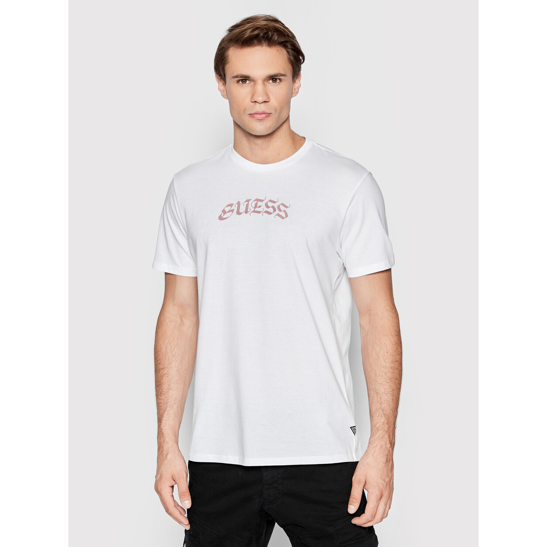 Guess T-Shirt Old English Logo M2YI12 K9RM1 Bílá Regular Fit - Pepit.cz