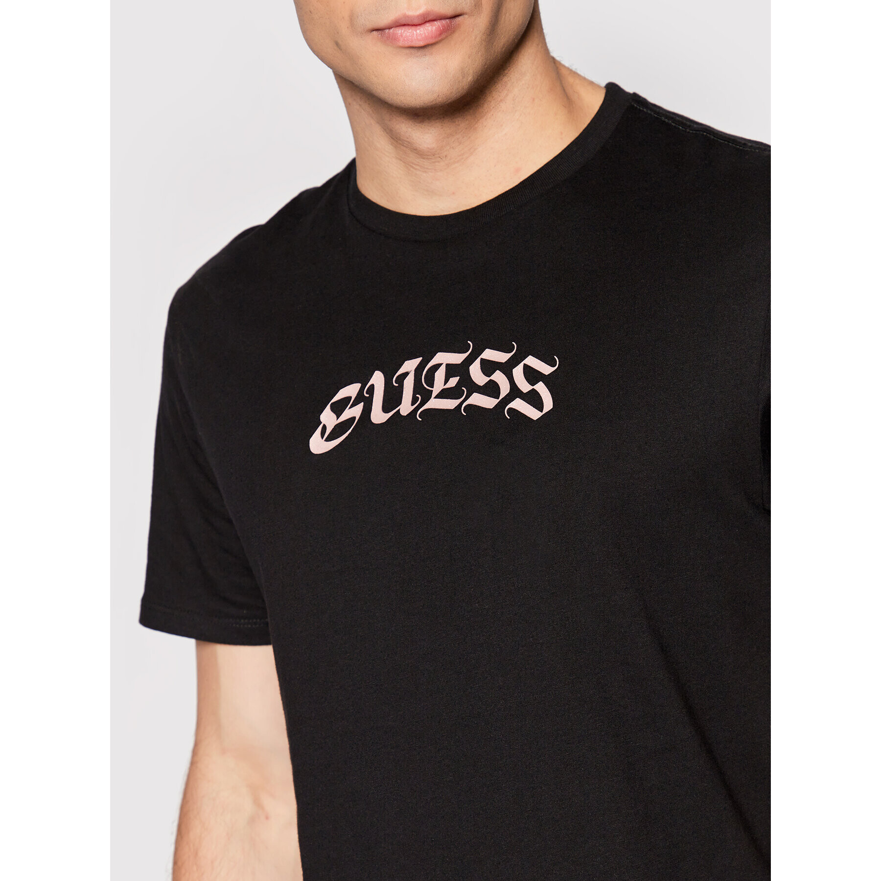 Guess T-Shirt Old English Logo M2YI12 K9RM1 Černá Regular Fit - Pepit.cz