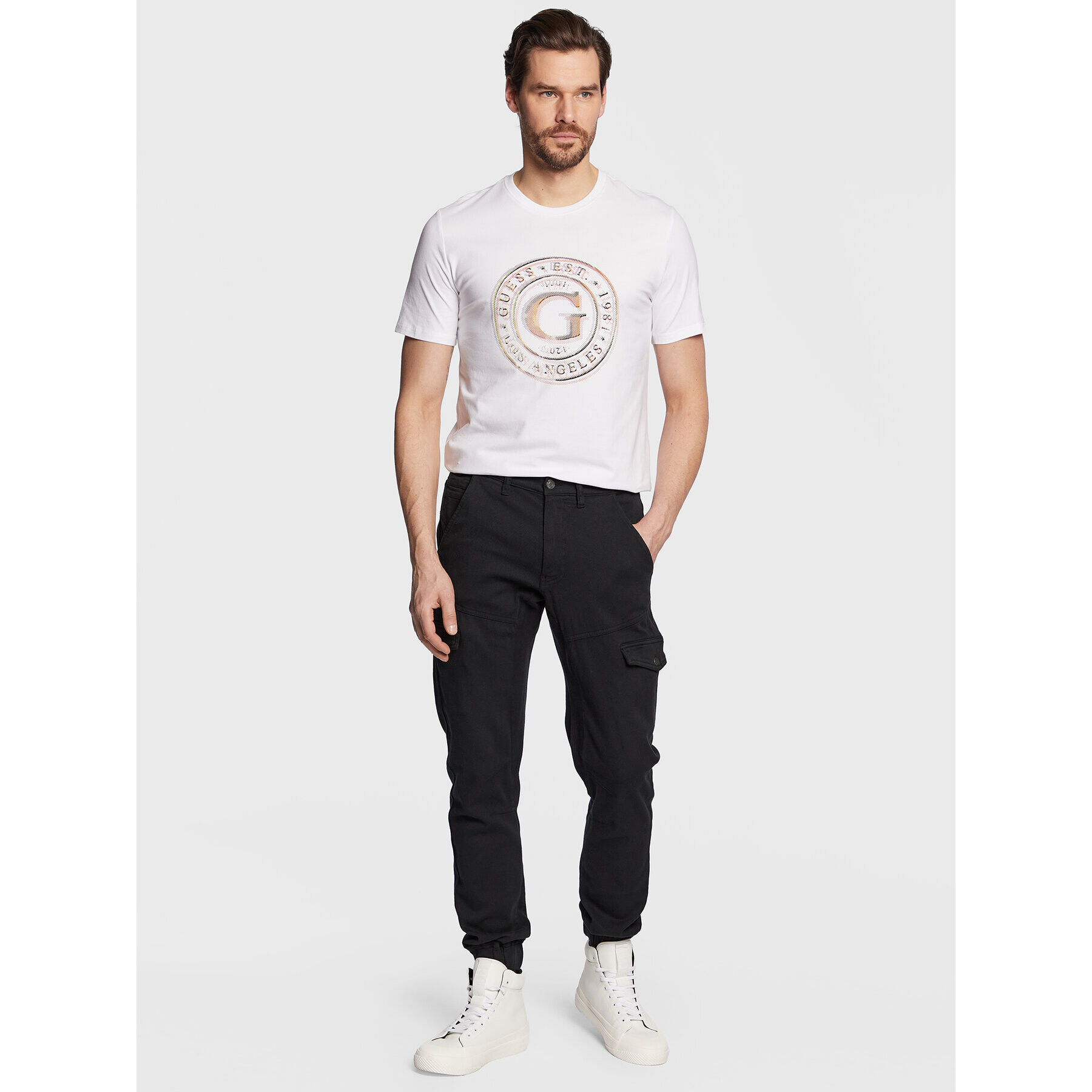 Guess T-Shirt Round Logo M3GI11 J1314 Bílá Slim Fit - Pepit.cz