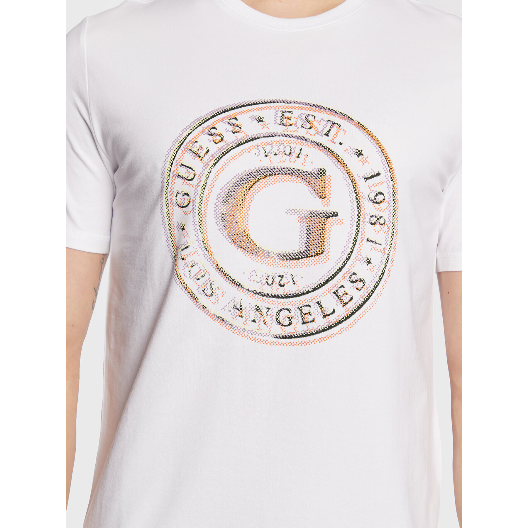 Guess T-Shirt Round Logo M3GI11 J1314 Bílá Slim Fit - Pepit.cz