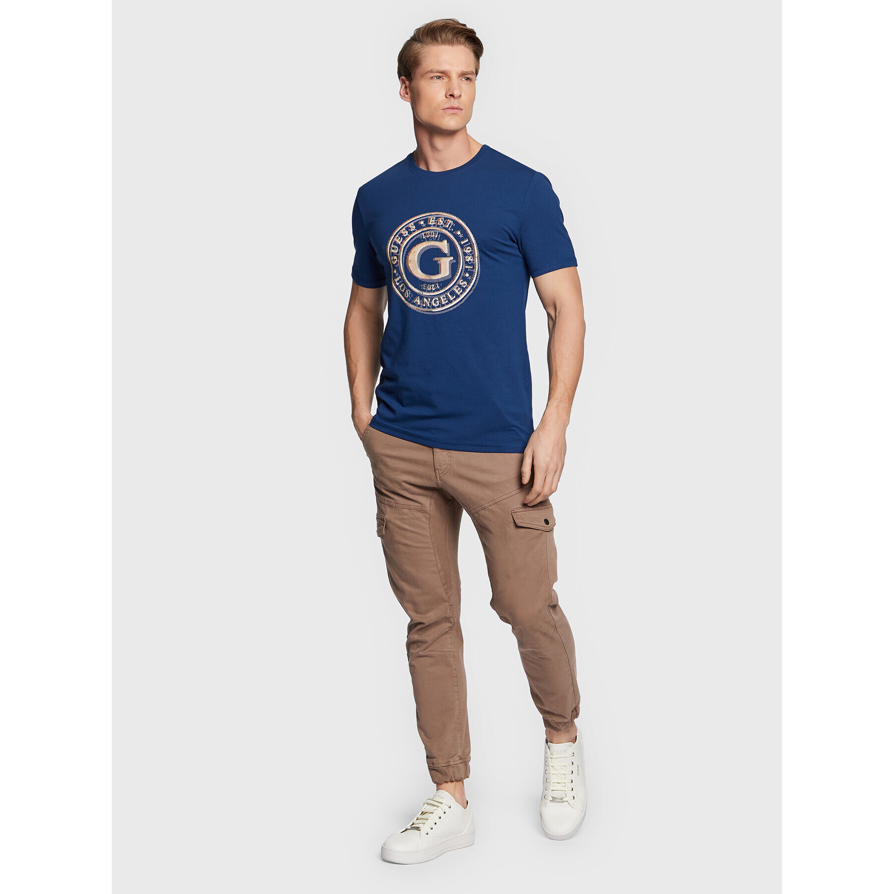 Guess T-Shirt Round Logo M3GI11 J1314 Tmavomodrá Slim Fit - Pepit.cz