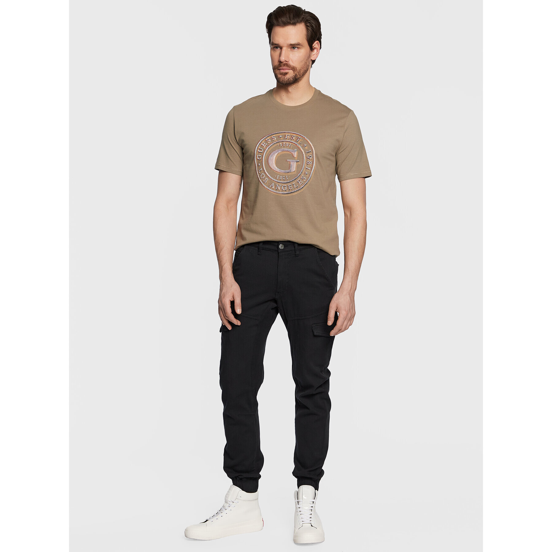 Guess T-Shirt Round Logo M3GI11 J1314 Zelená Slim Fit - Pepit.cz