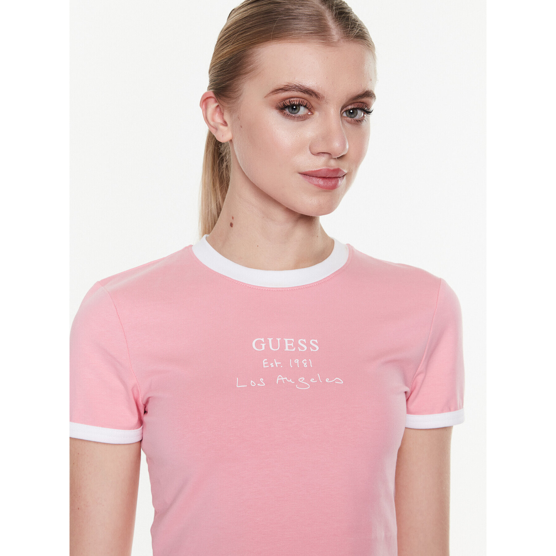 Guess T-Shirt Signature V3GI02 KBNW0 Růžová Slim Fit - Pepit.cz